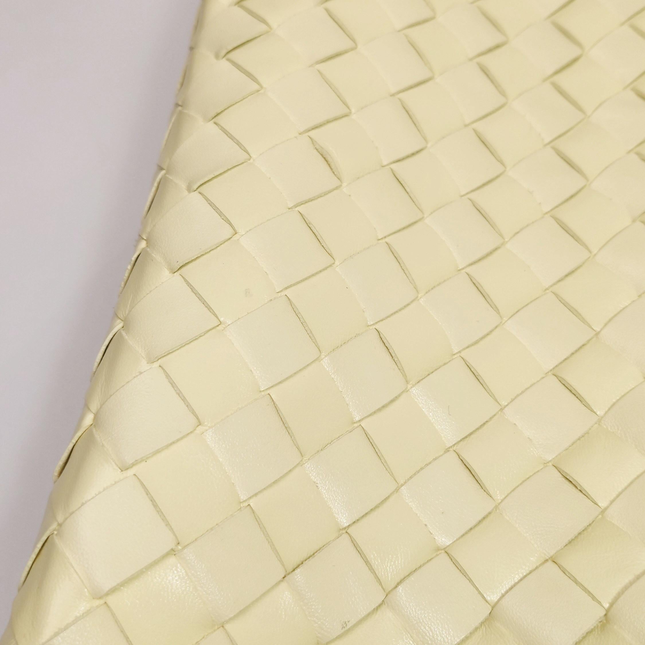 Bottega Veneta Hop Large Borsa Hobo in pelle giallo crema chiaro in vendita 9