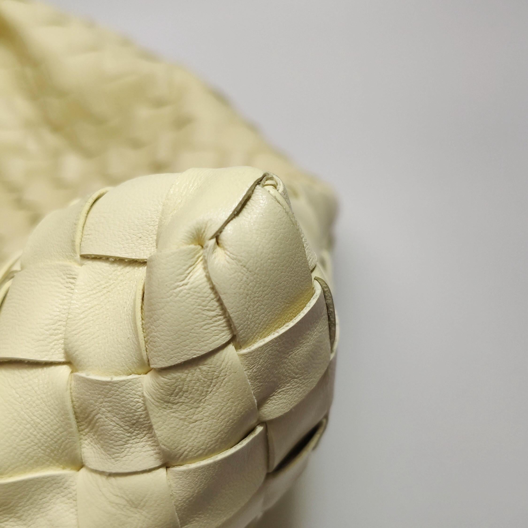 Bottega Veneta Hop Large Borsa Hobo in pelle giallo crema chiaro in vendita 11