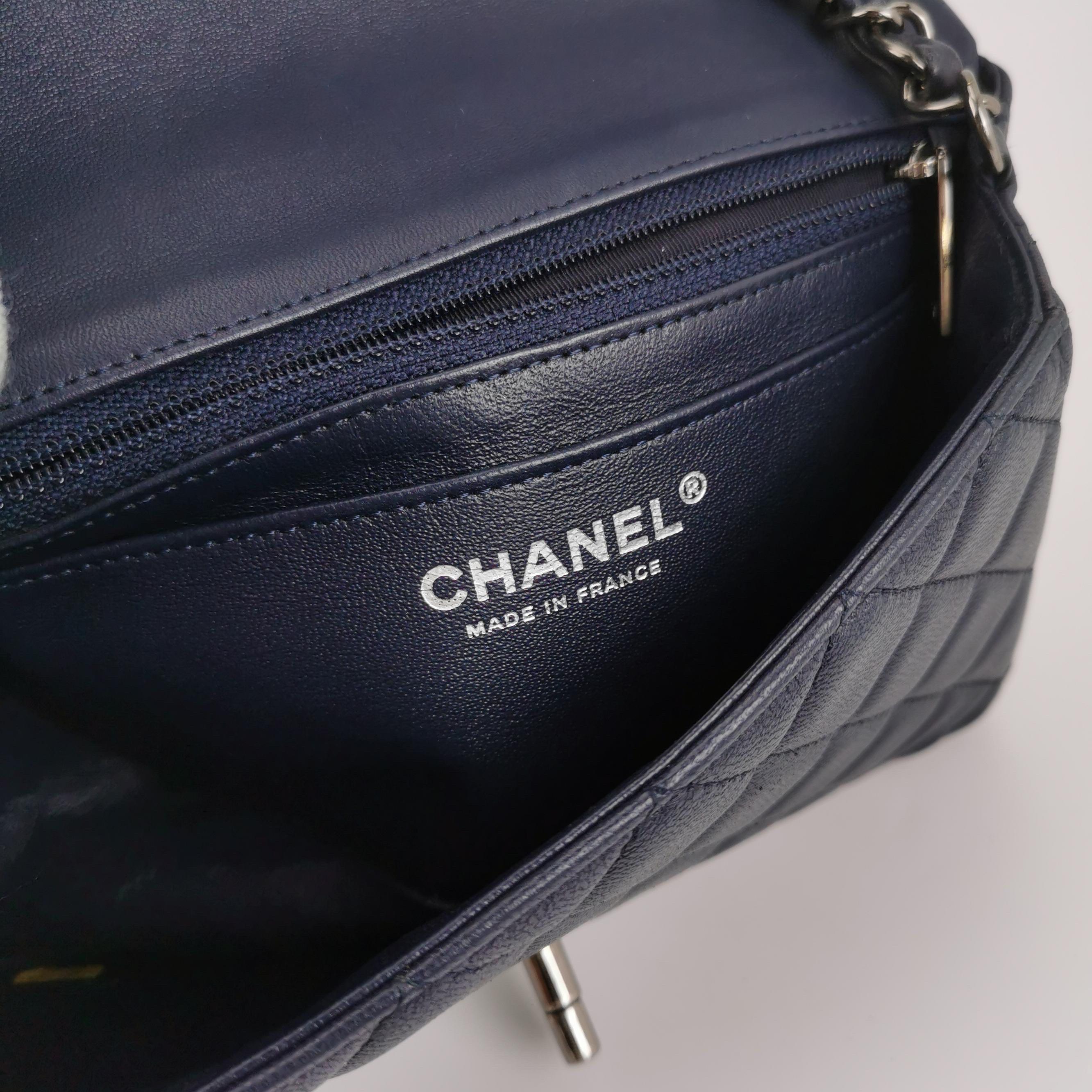 Chanel Classic Flap Rectangular Mini Navy Lambskin 2013-2014 Pour femmes en vente