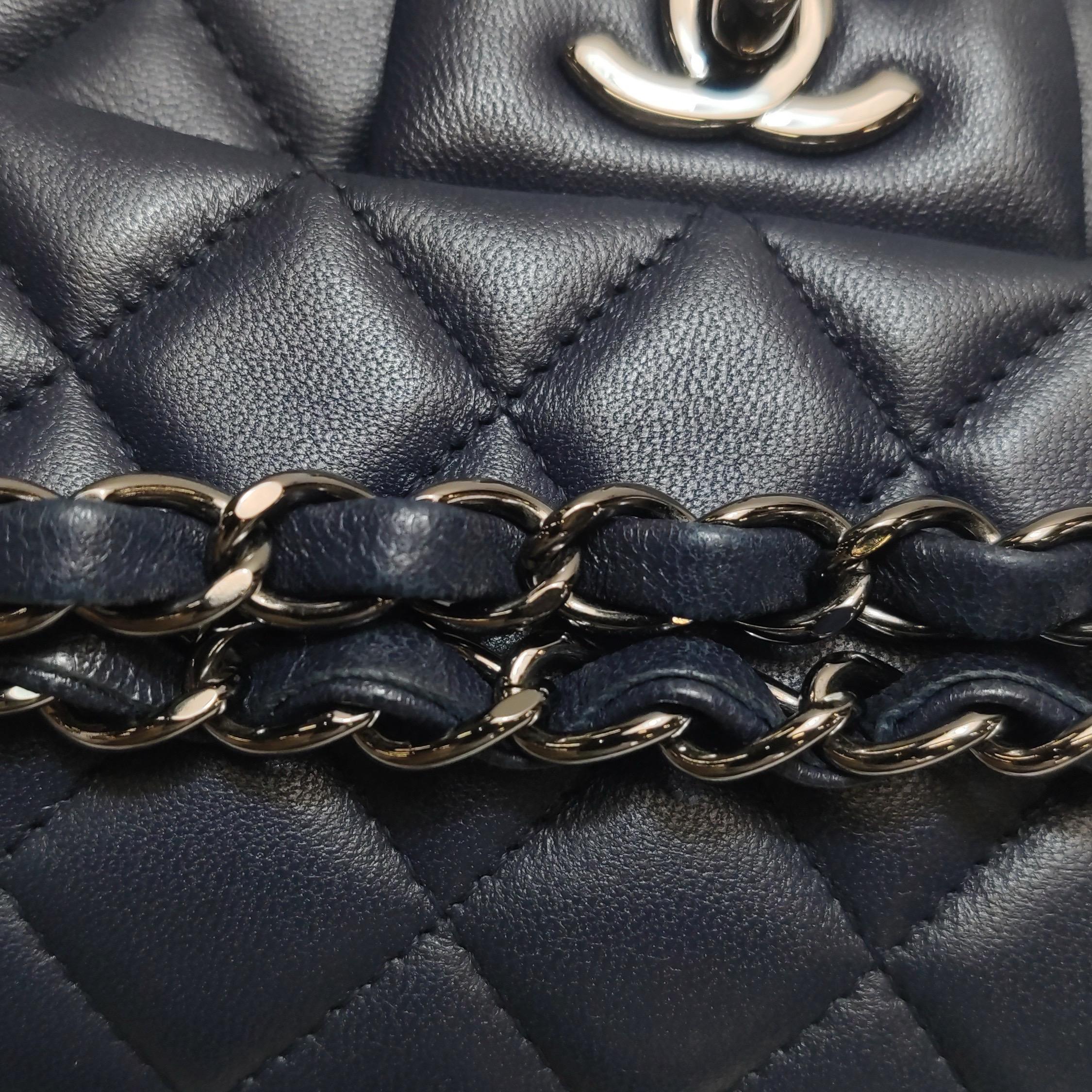 Chanel Classic Flap Rectangular Mini Navy Lambskin 2013-2014 en vente 5