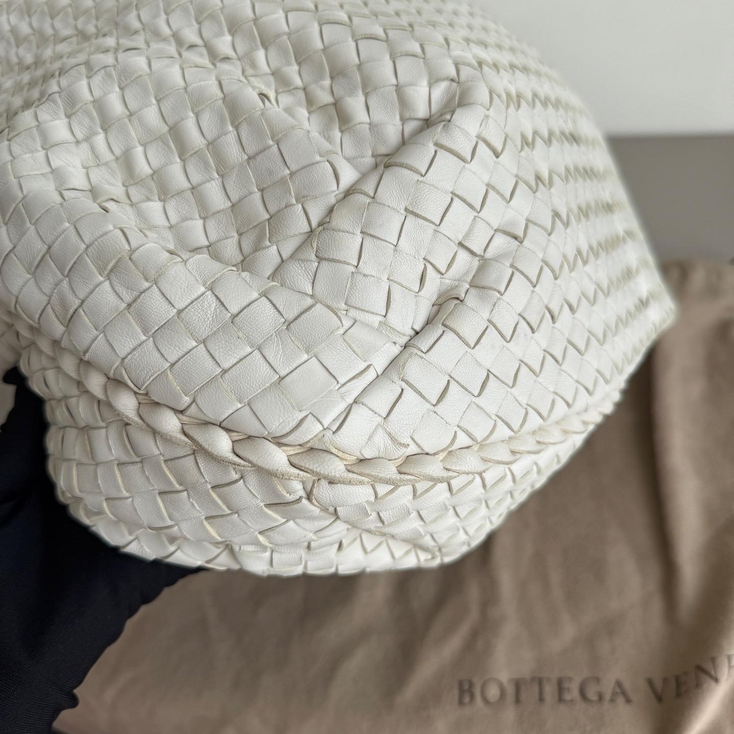 Grigio Bottega Veneta Belly Hobo Pelle Bianca Intrecciato Grande 47cm in vendita