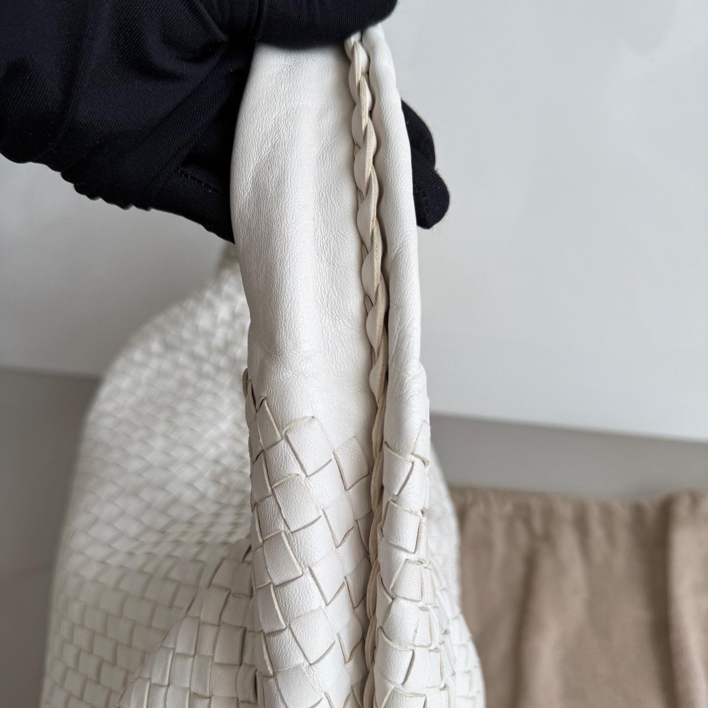 Bottega Veneta Belly Hobo Pelle Bianca Intrecciato Grande 47cm in vendita 10