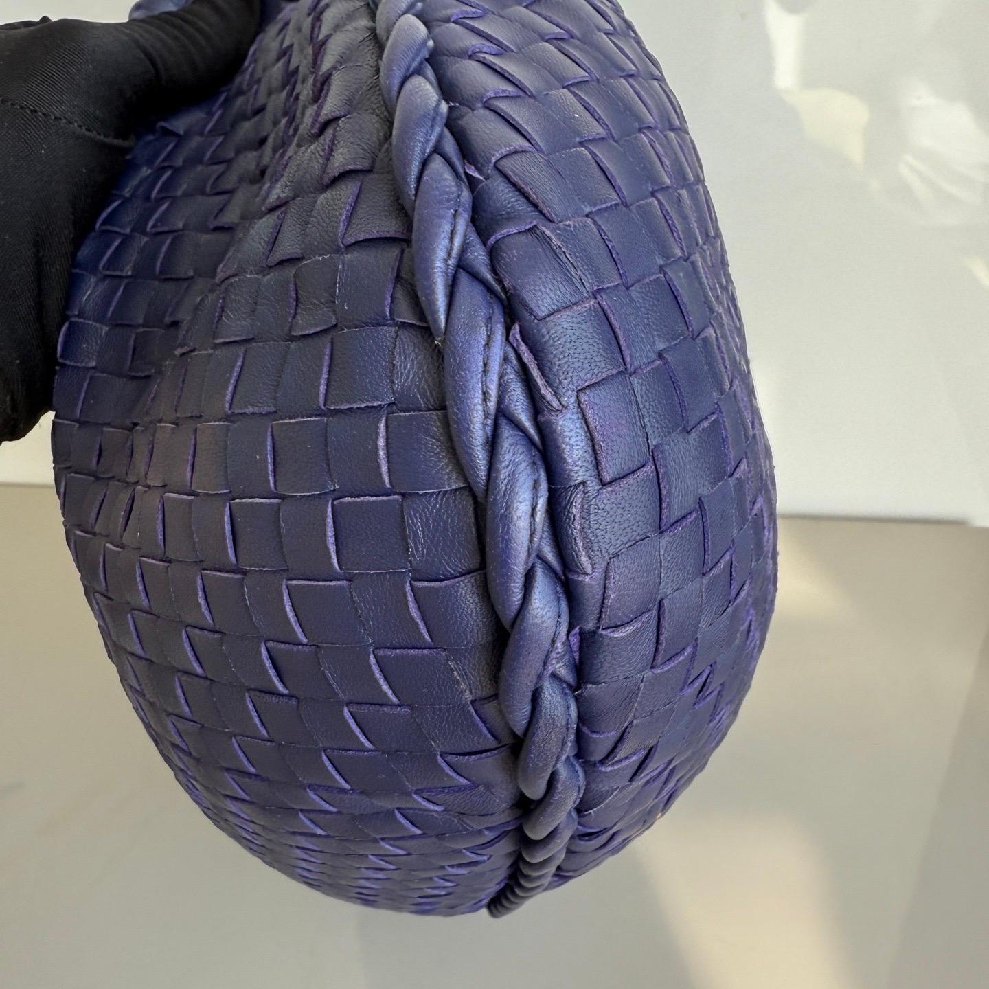 Bottega Veneta Hobo Navy in pelle Intrecciato 47cm in vendita 5