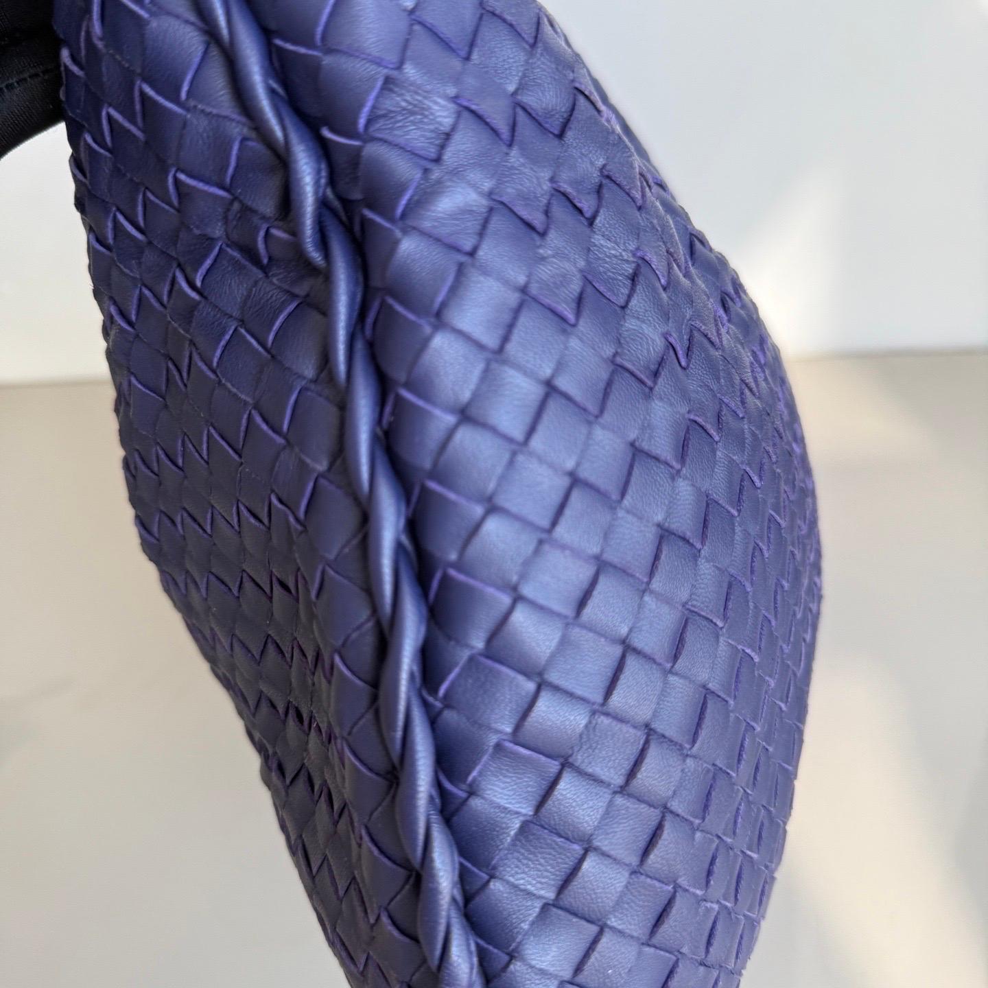 Bottega Veneta Hobo Navy in pelle Intrecciato 47cm in vendita 6