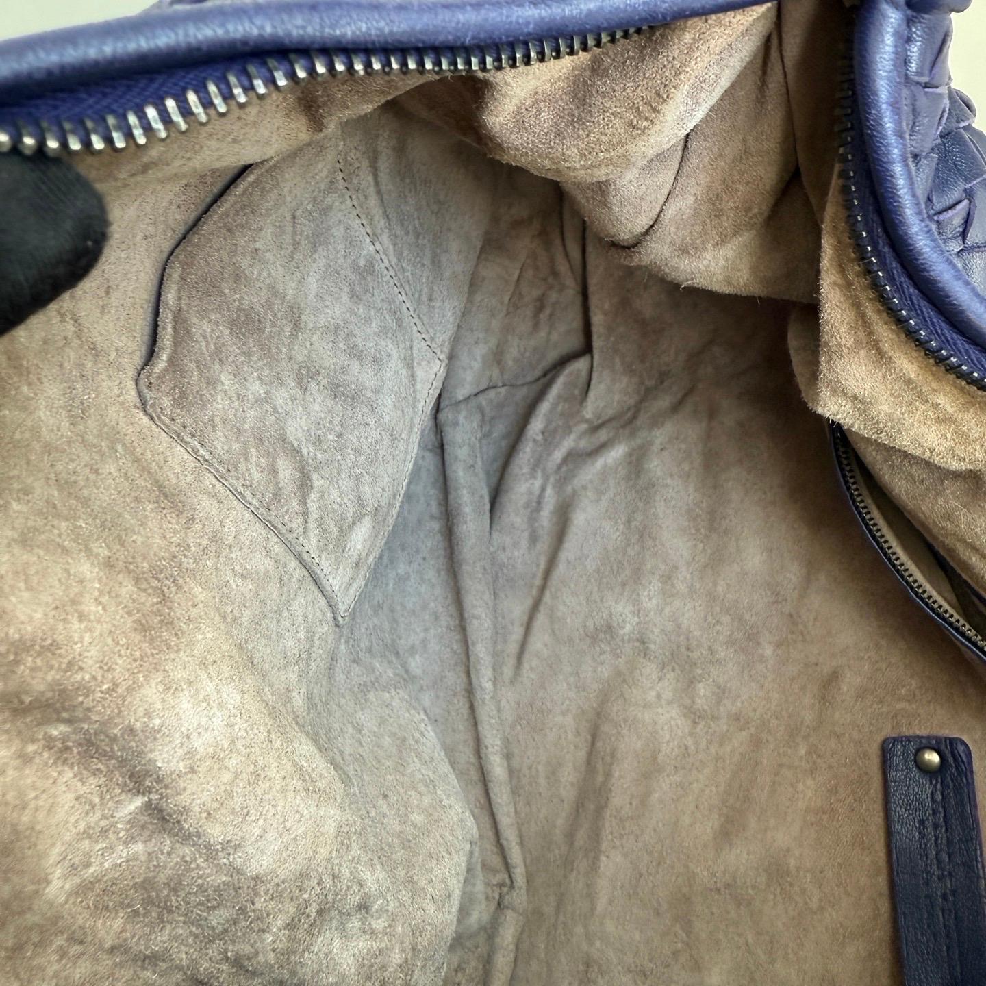 Bottega Veneta Hobo Navy in pelle Intrecciato 47cm in vendita 15