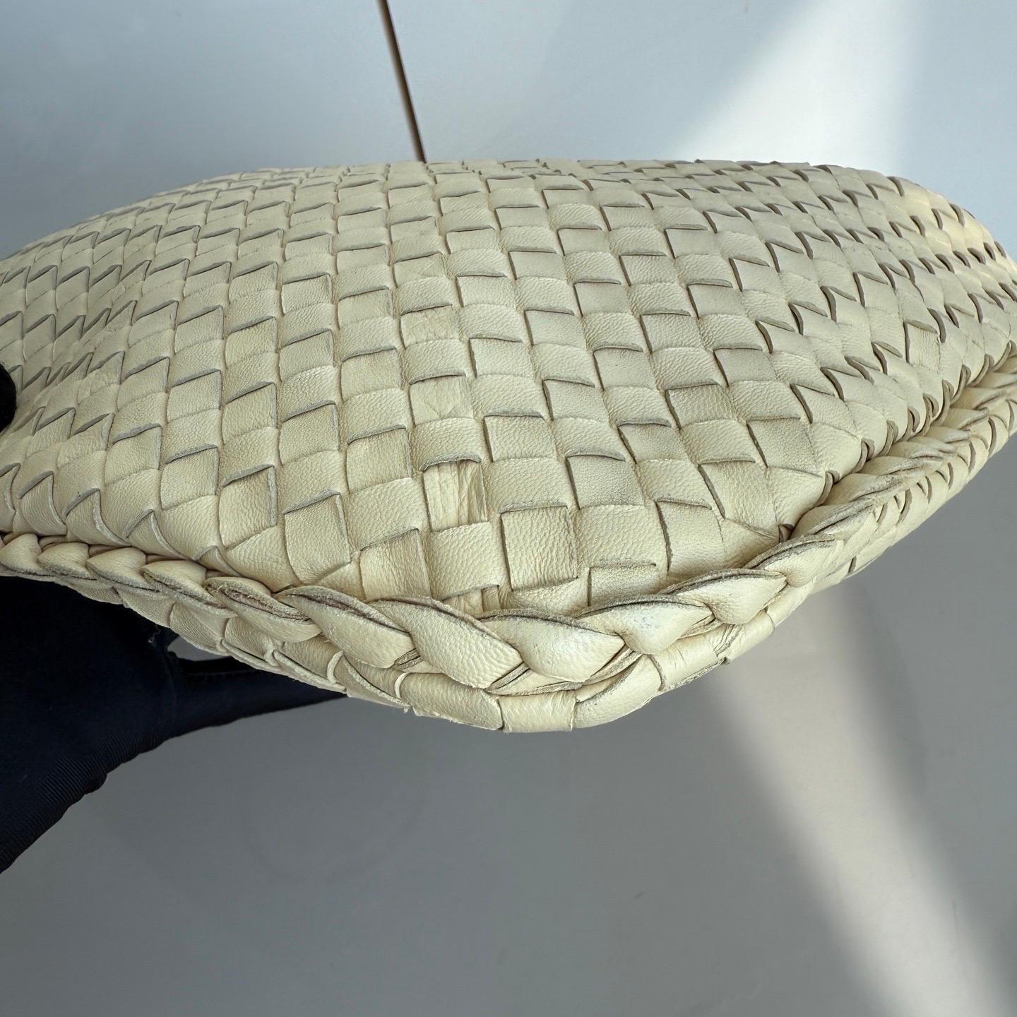 Bottega Veneta Hobo in pelle giallo chiaro Intrecciato 47cm in vendita 3