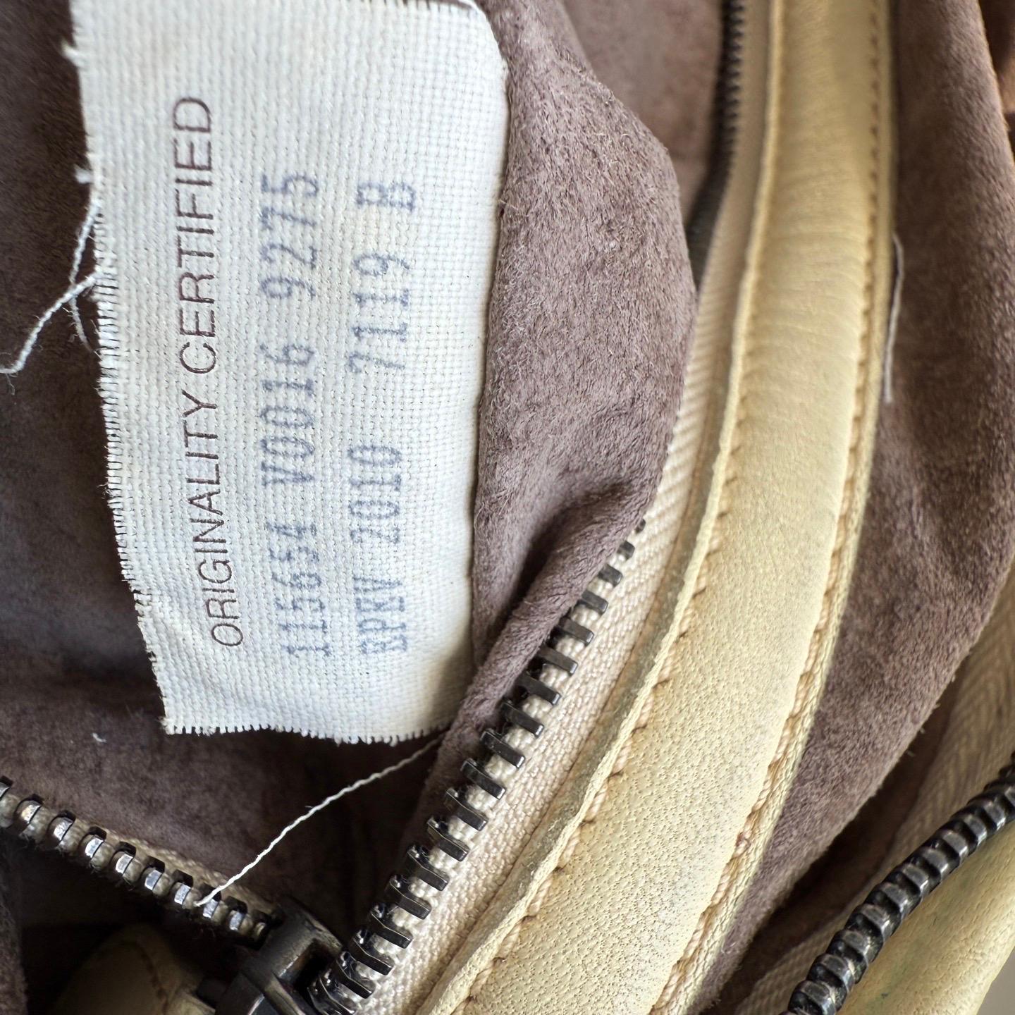 Bottega Veneta Hobo in pelle giallo chiaro Intrecciato 47cm in vendita 10