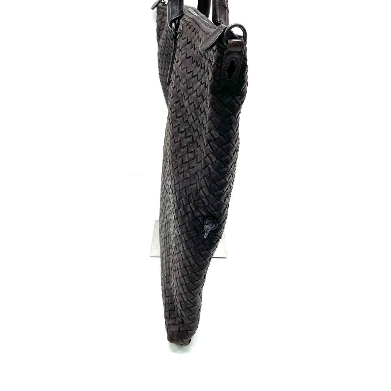 Bottega Veneta Maxi Convertible Tote Bag Hobo in pelle marrone scuro con trasporto a due vie 5 in vendita 1