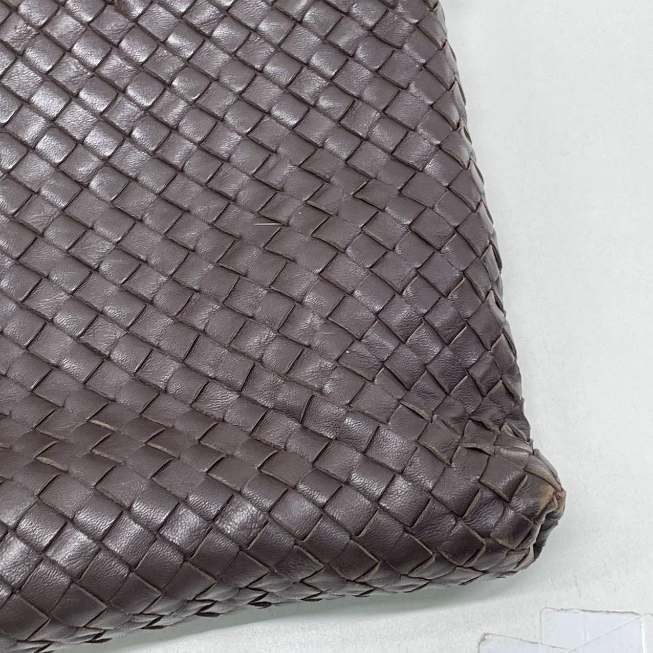 Bottega Veneta Maxi Convertible Tote Bag Hobo in pelle marrone scuro con trasporto a due vie 5 in vendita 5