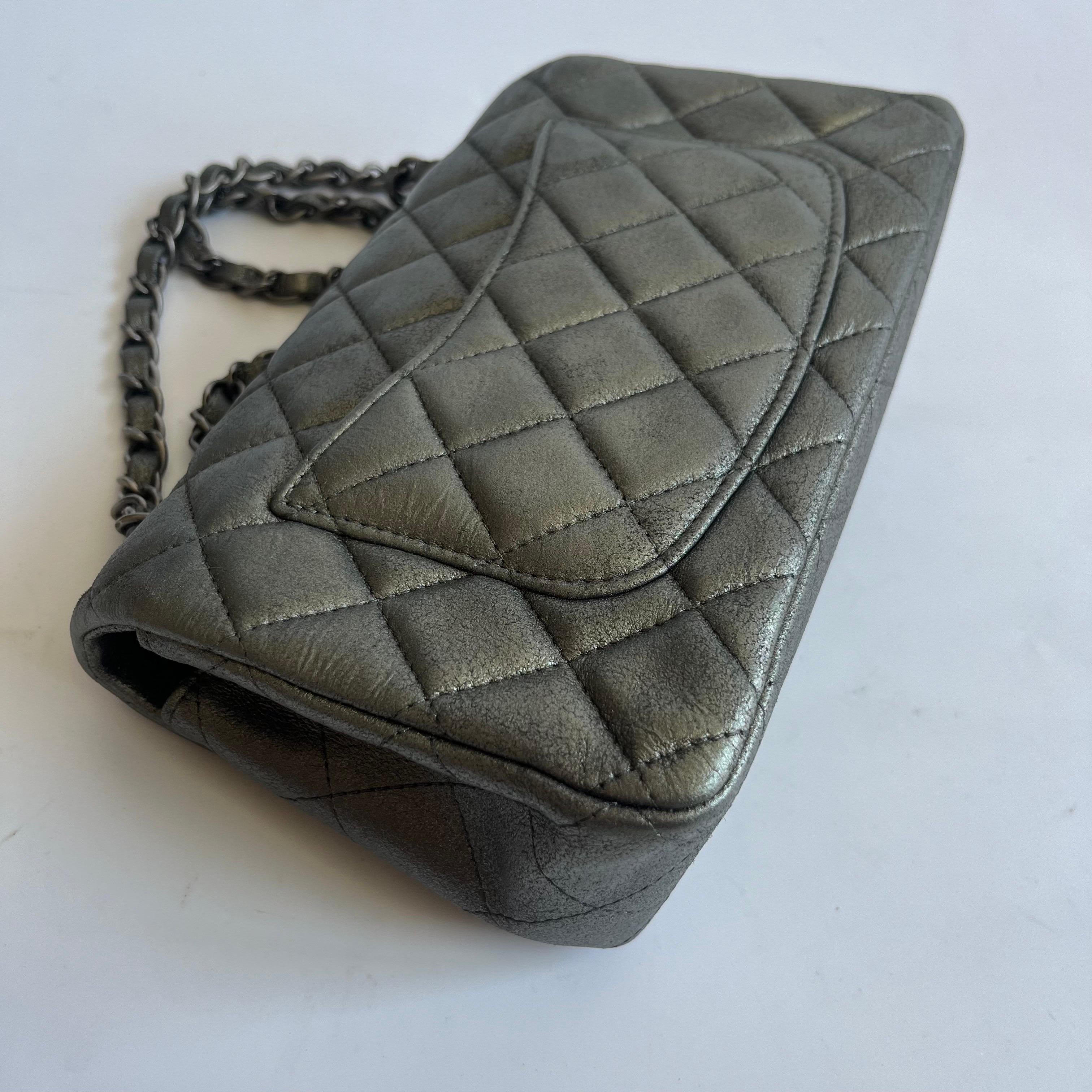 Chanel Classic Flap Rectangular Mini Metallic Grey Lambskin Silver Hardware in vendita 2