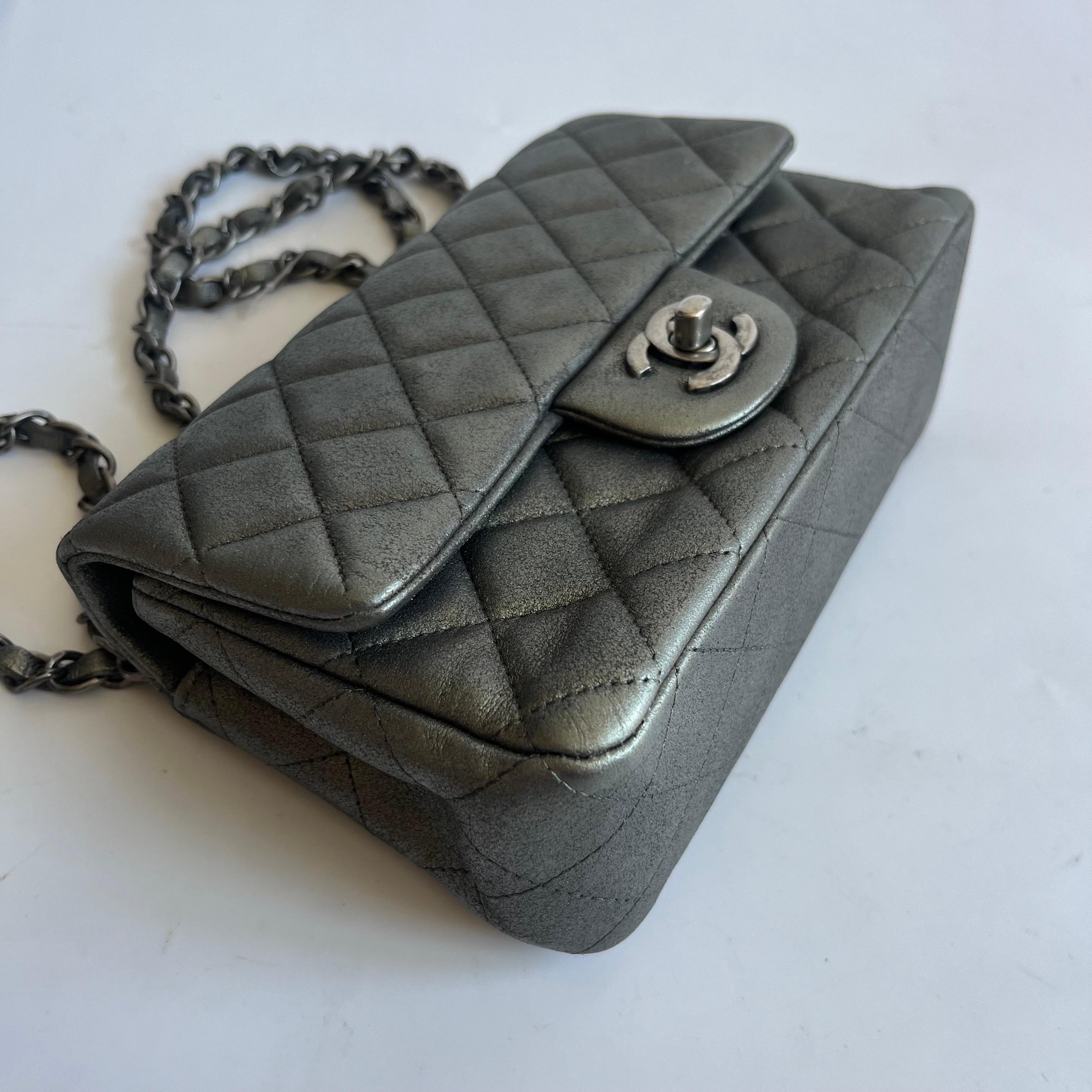 Chanel Classic Flap Rectangular Mini Metallic Grey Lambskin Silver Hardware in vendita 4