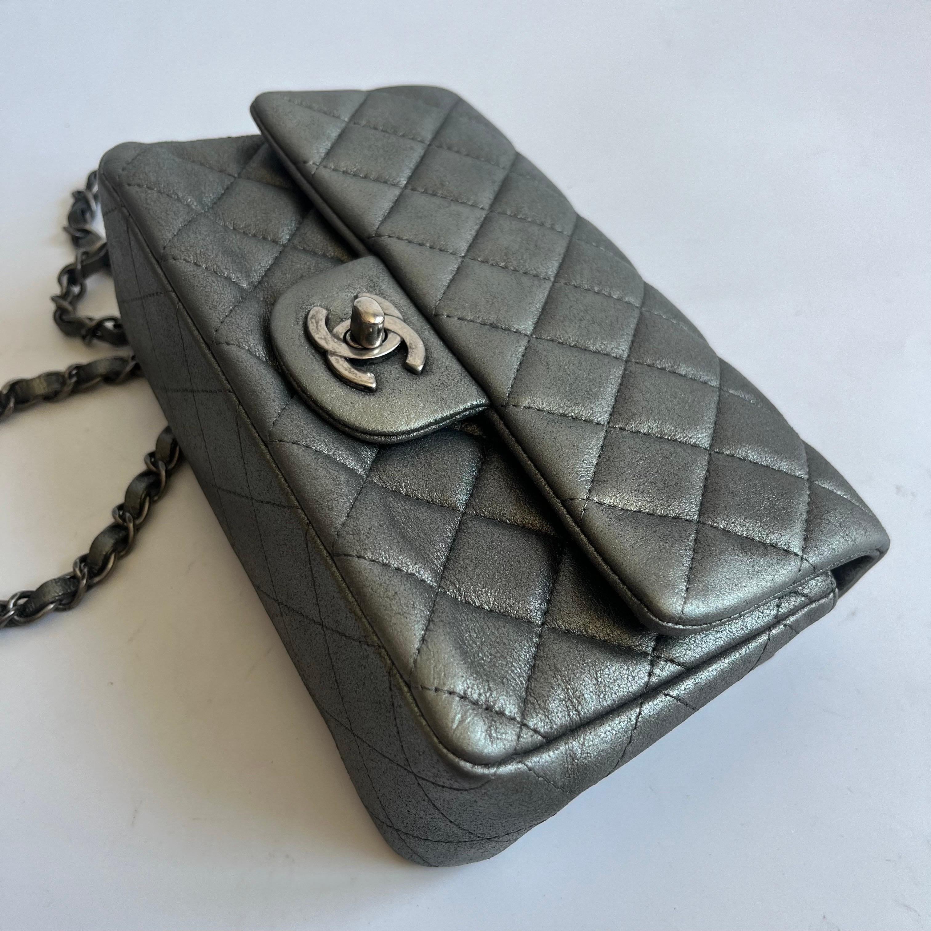 Chanel Classic Flap Rectangular Mini Metallic Grey Lambskin Silver Hardware in vendita 3