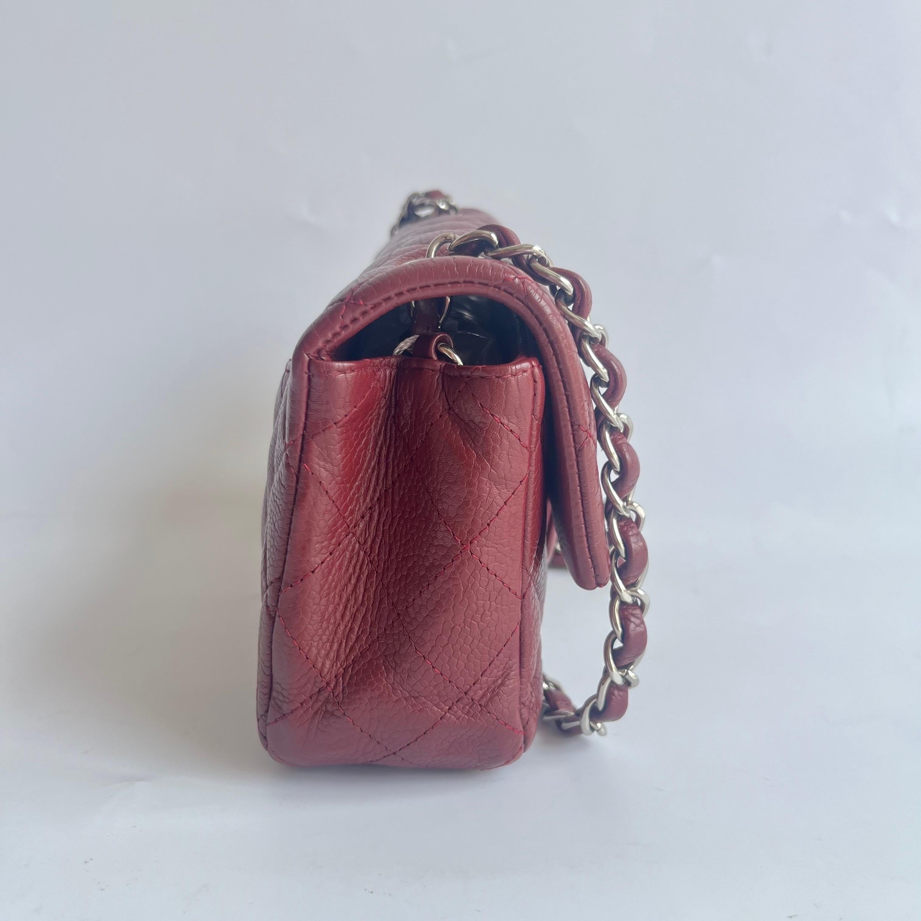 Noir Chanel Classic Flap Rectangular Mini Burgundy Caviar Leather Silver Hardware en vente