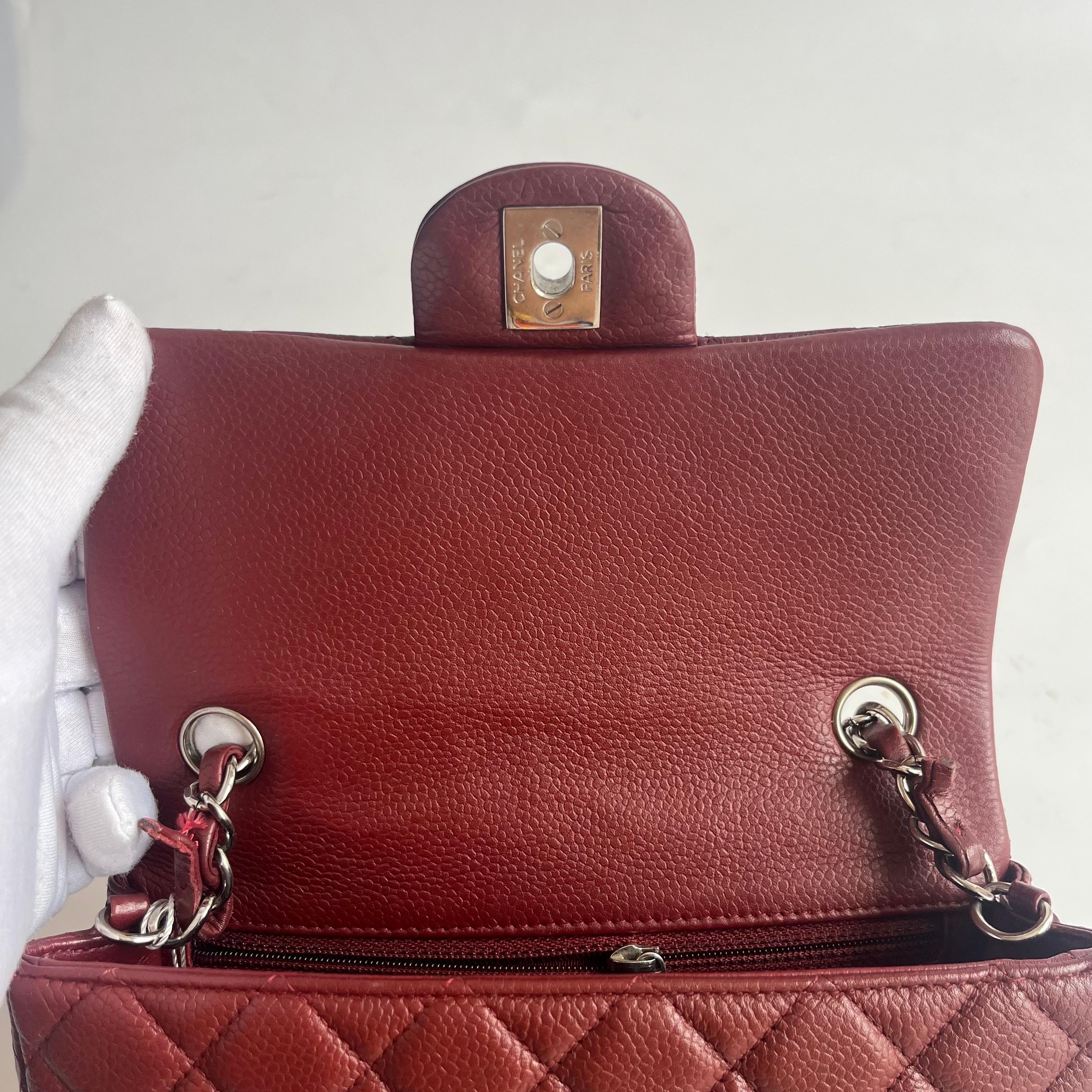 Chanel Classic Flap Rectangular Mini Burgundy Caviar Leather Silver Hardware en vente 11