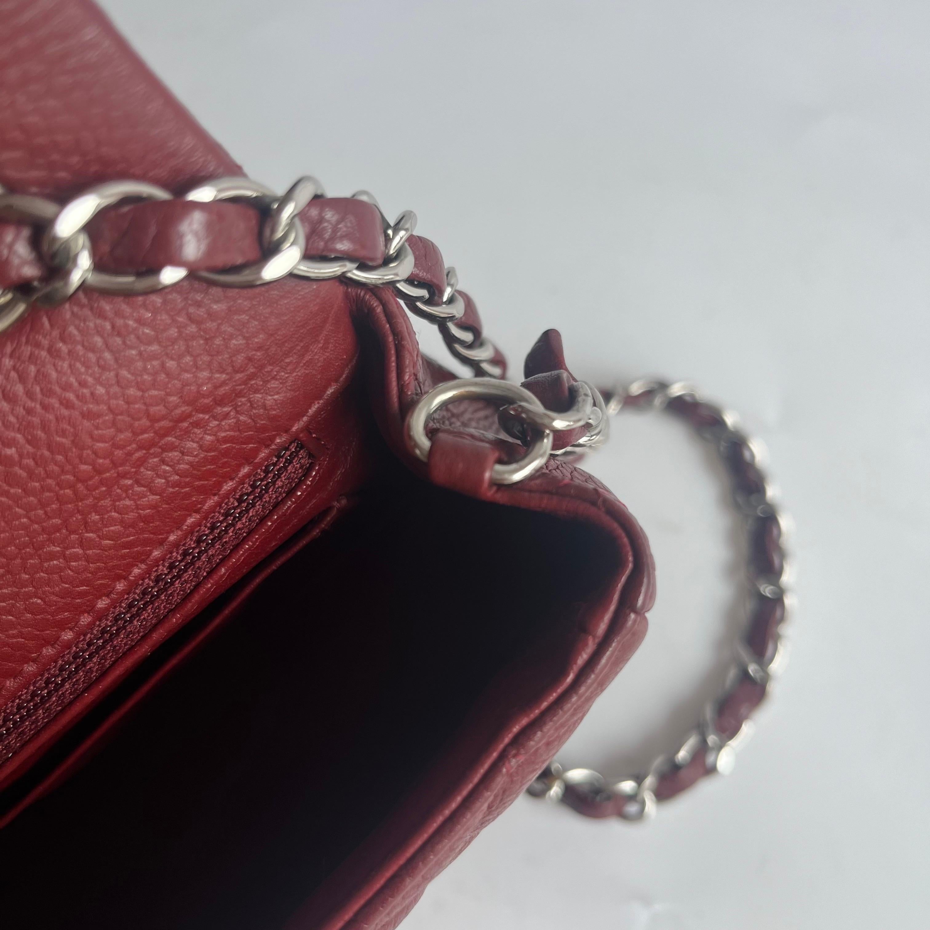 Chanel Classic Flap Rectangular Mini Burgundy Caviar Leather Silver Hardware en vente 12
