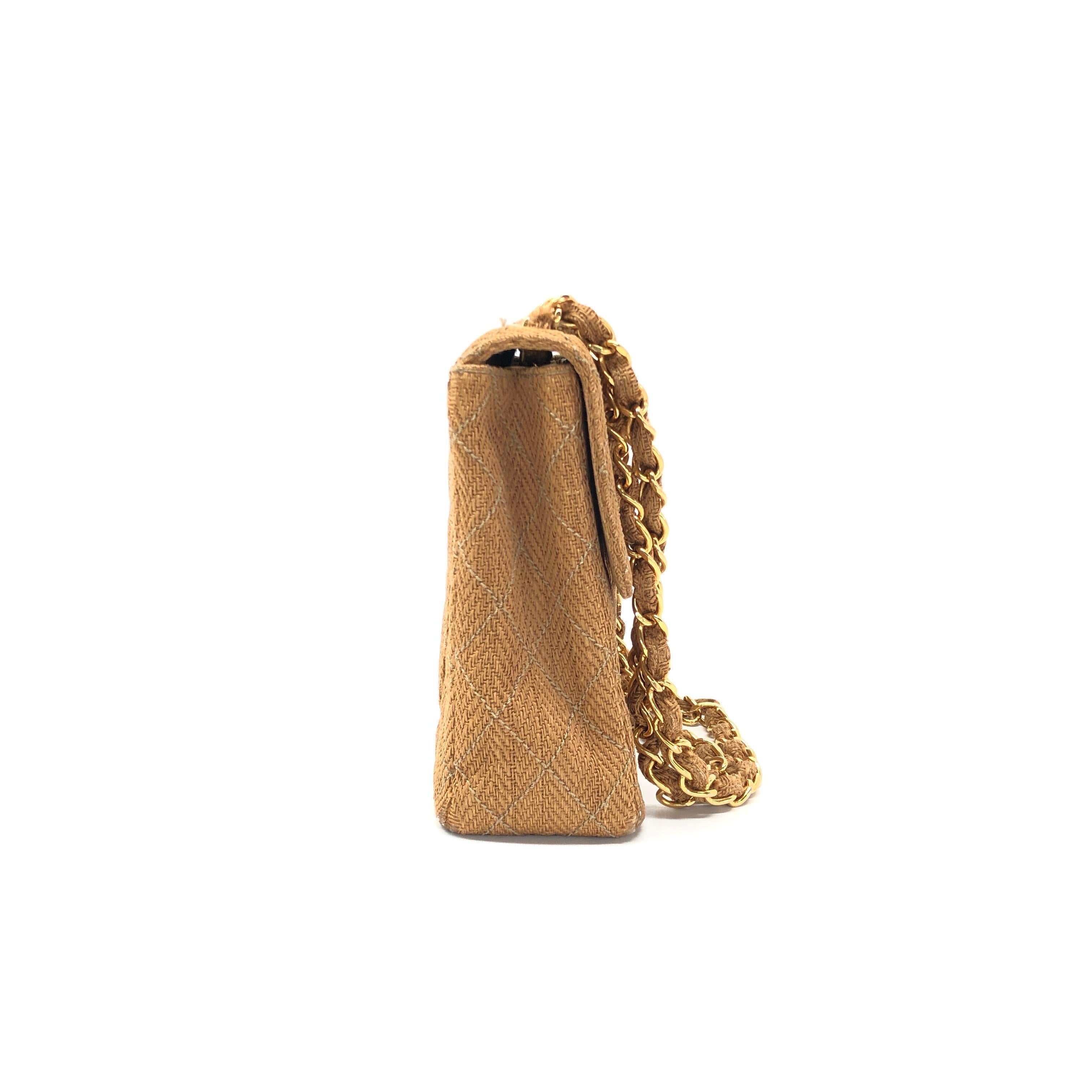 Marron Chanel Vintage Classic Maxi Single Flap Brown Braided Raffia Canvas Diamond Stit en vente
