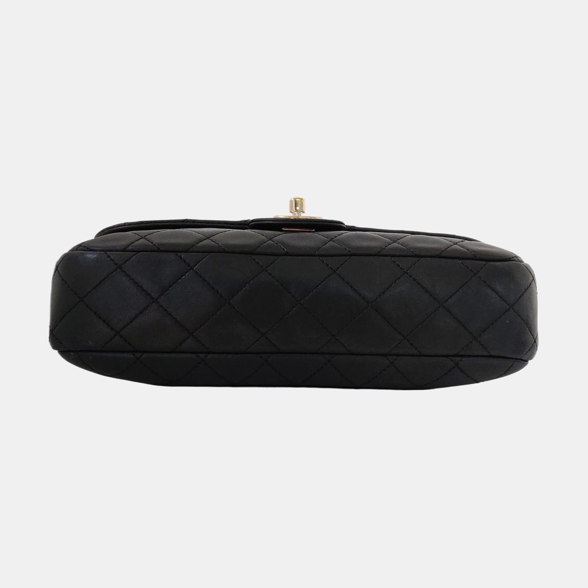 Chanel Classic Flap Medium Nero in pelle d'agnello Valentine Valentin Charms in vendita 2