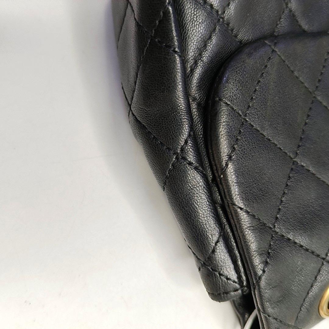 Chanel Classic Flap Medium Nero in pelle d'agnello Valentine Valentin Charms in vendita 7