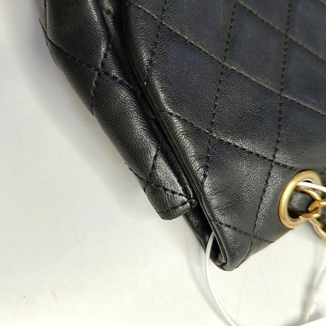 Chanel Classic Flap Medium Nero in pelle d'agnello Valentine Valentin Charms in vendita 9