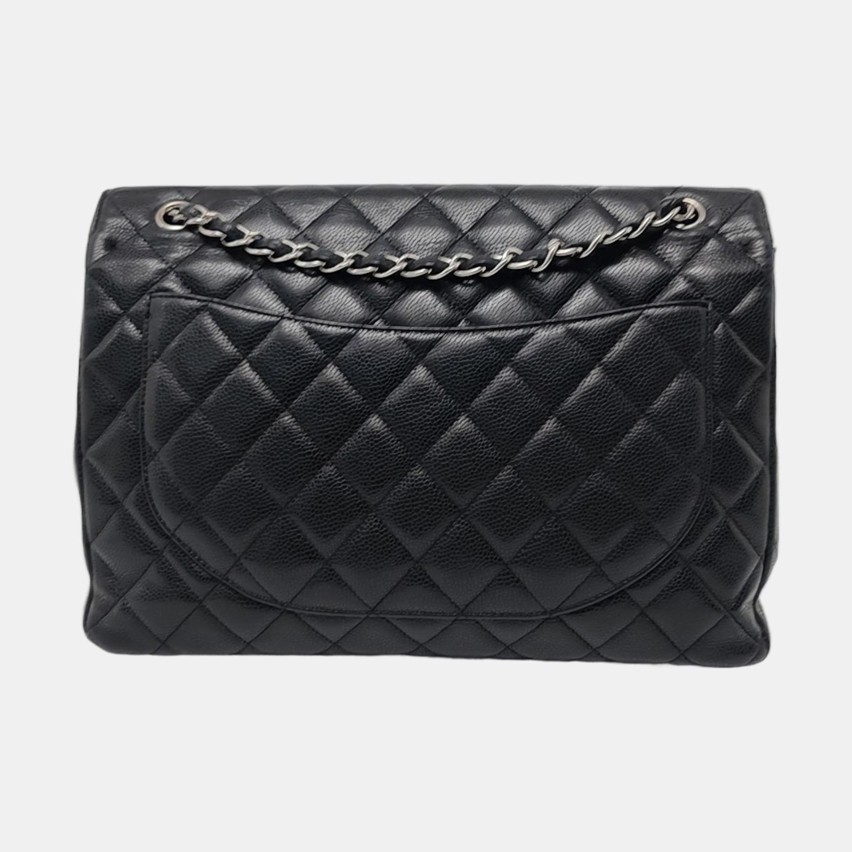 Chanel Classic Flap Maxi Schwarzes Kaviarleder Einzelklappe mit silberner Hardware Damen im Angebot