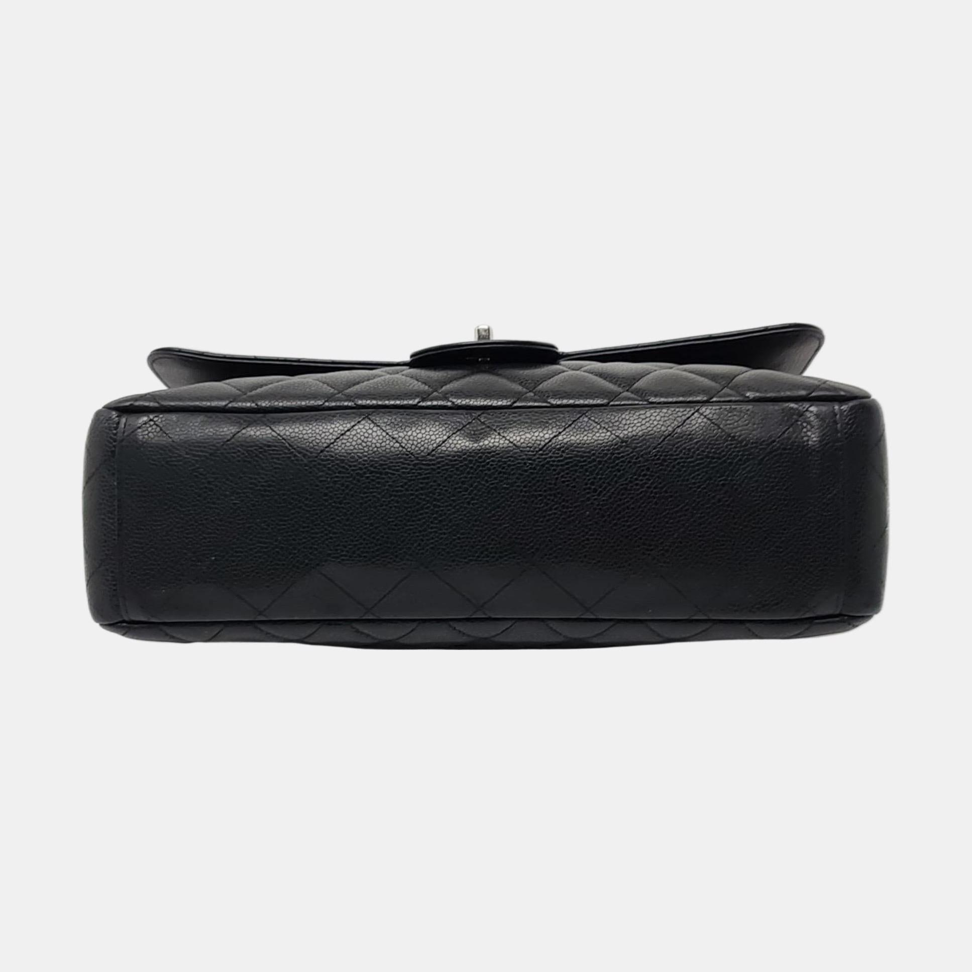 Chanel Classic Flap Maxi Schwarzes Kaviarleder Einzelklappe mit silberner Hardware im Angebot 5