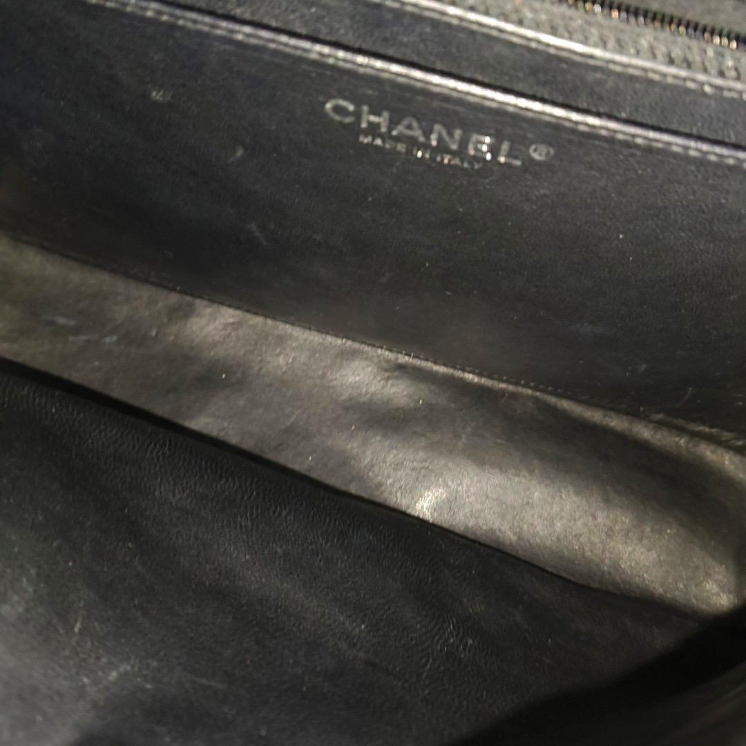 Chanel Classic Flap Maxi Schwarzes Kaviarleder Einzelklappe mit silberner Hardware im Angebot 10