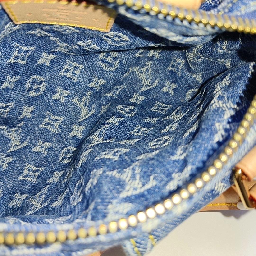 Louis Vuitton Neo Speedy Super Mini Borsa a tracolla in Denim Blu in vendita 4