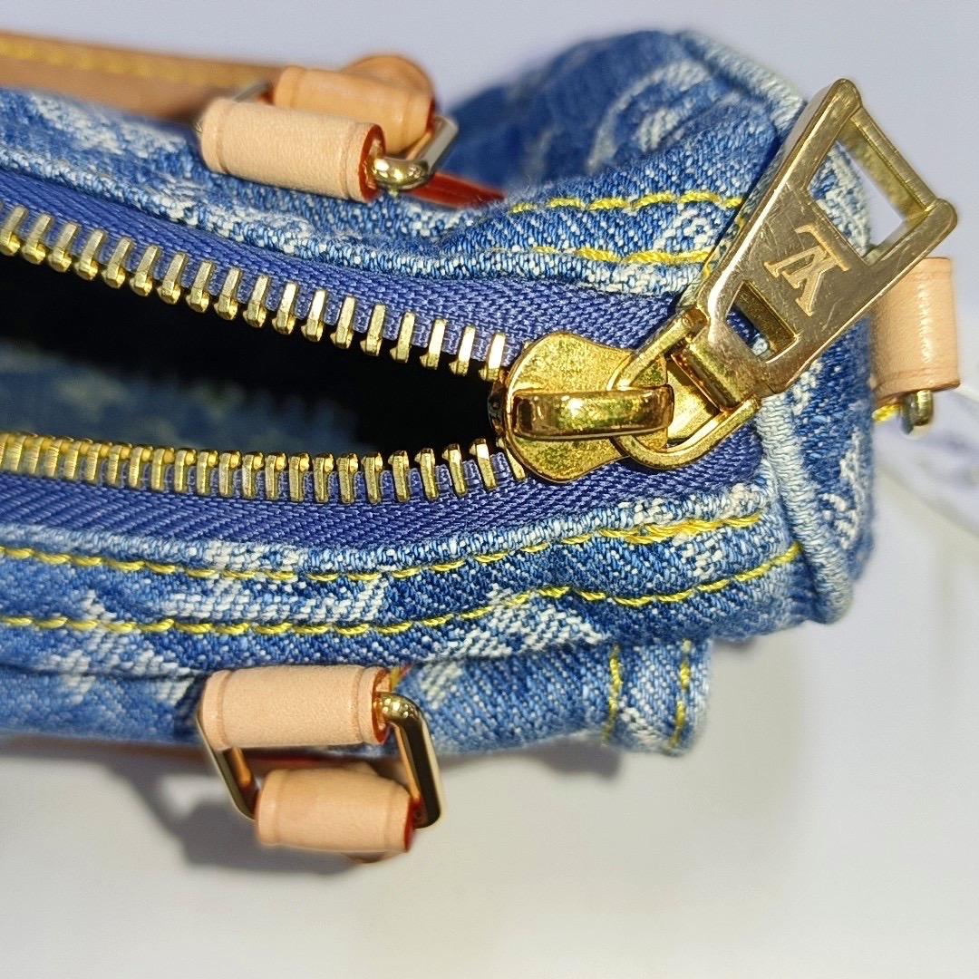 Louis Vuitton Neo Speedy Super Mini Borsa a tracolla in Denim Blu in vendita 9