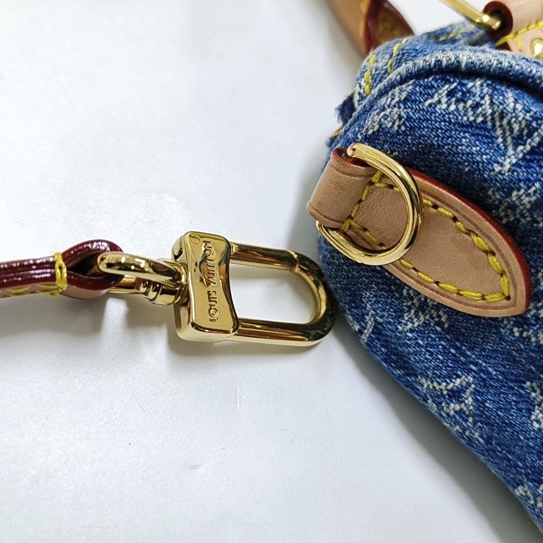 Louis Vuitton Neo Speedy Super Mini Borsa a tracolla in Denim Blu in vendita 11