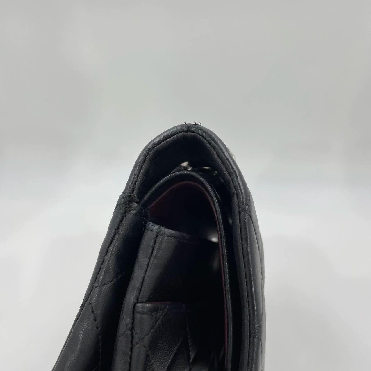 Chanel Timeless Classic Flap Medium Black Lambskin Leather Silver Hardware, 2009 en vente 10