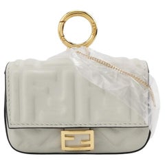 Fendi Nano Baguette Charm Cuir d'agneau blanc Ferrures en or