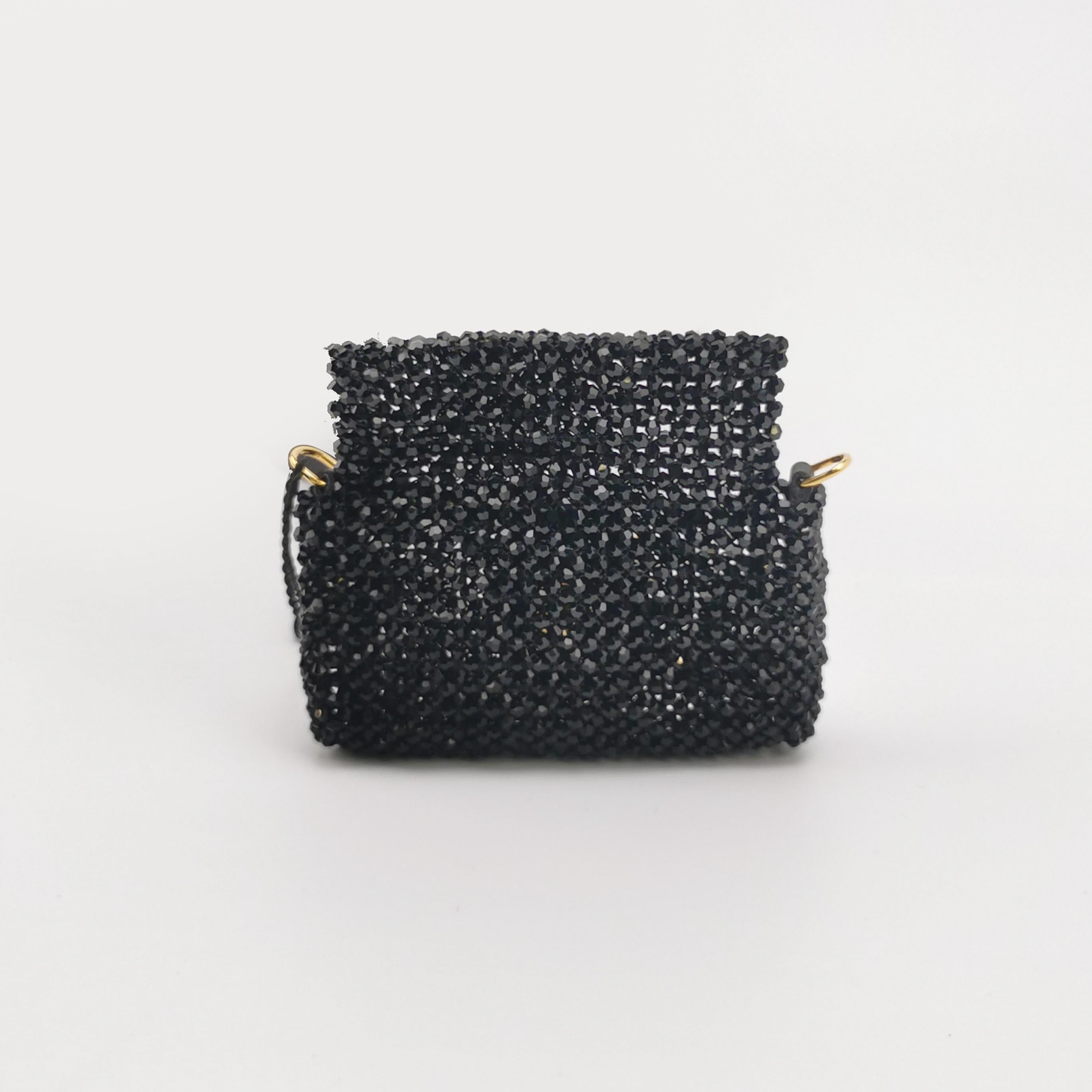 Fendi Nano Baguette Schwarz Perlen Gold Kette Crossbody Geldbörse im Angebot 3