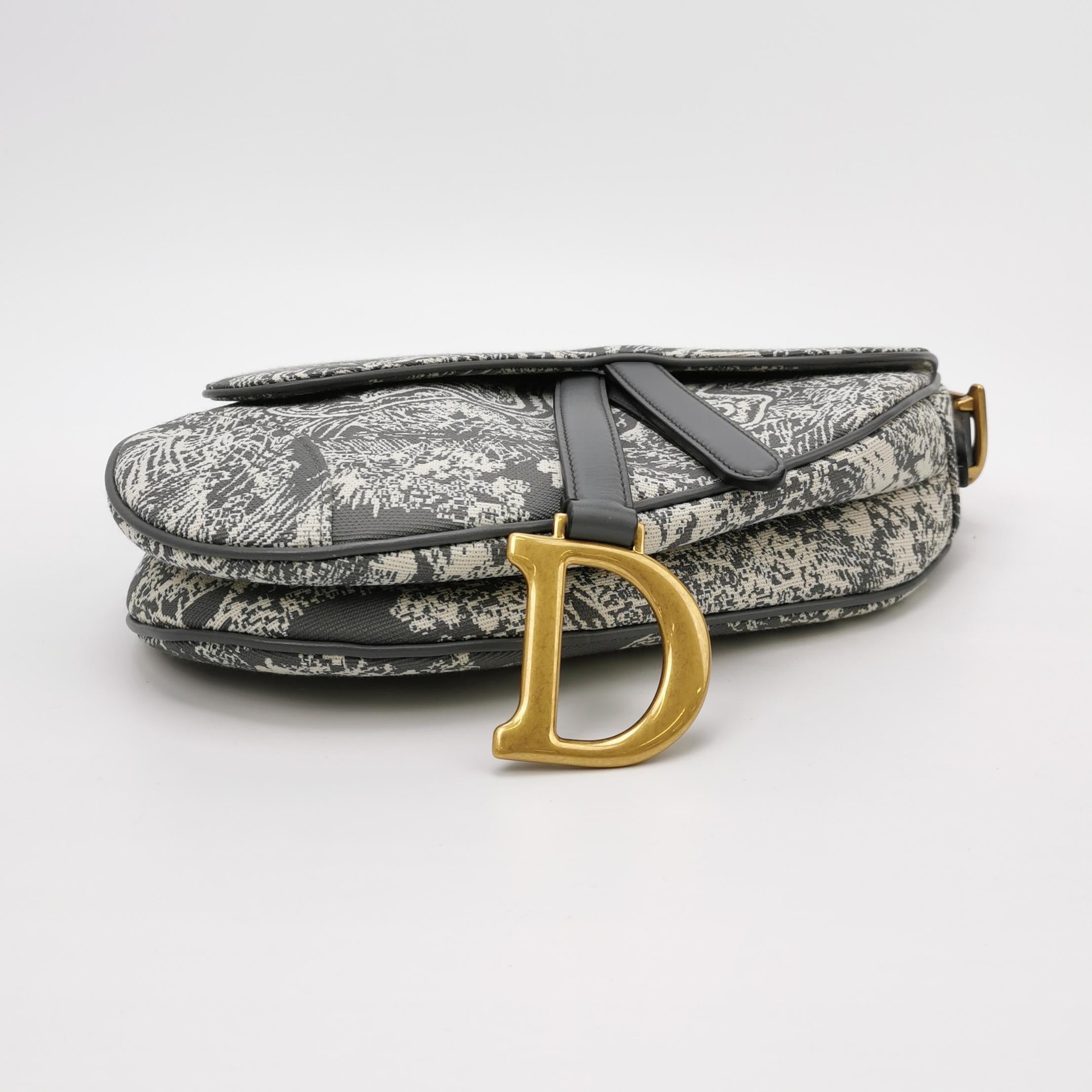 Christian Dior Sattel Medium Grau Canvas Tierdrucke Tiger Schlange Affe im Angebot 6