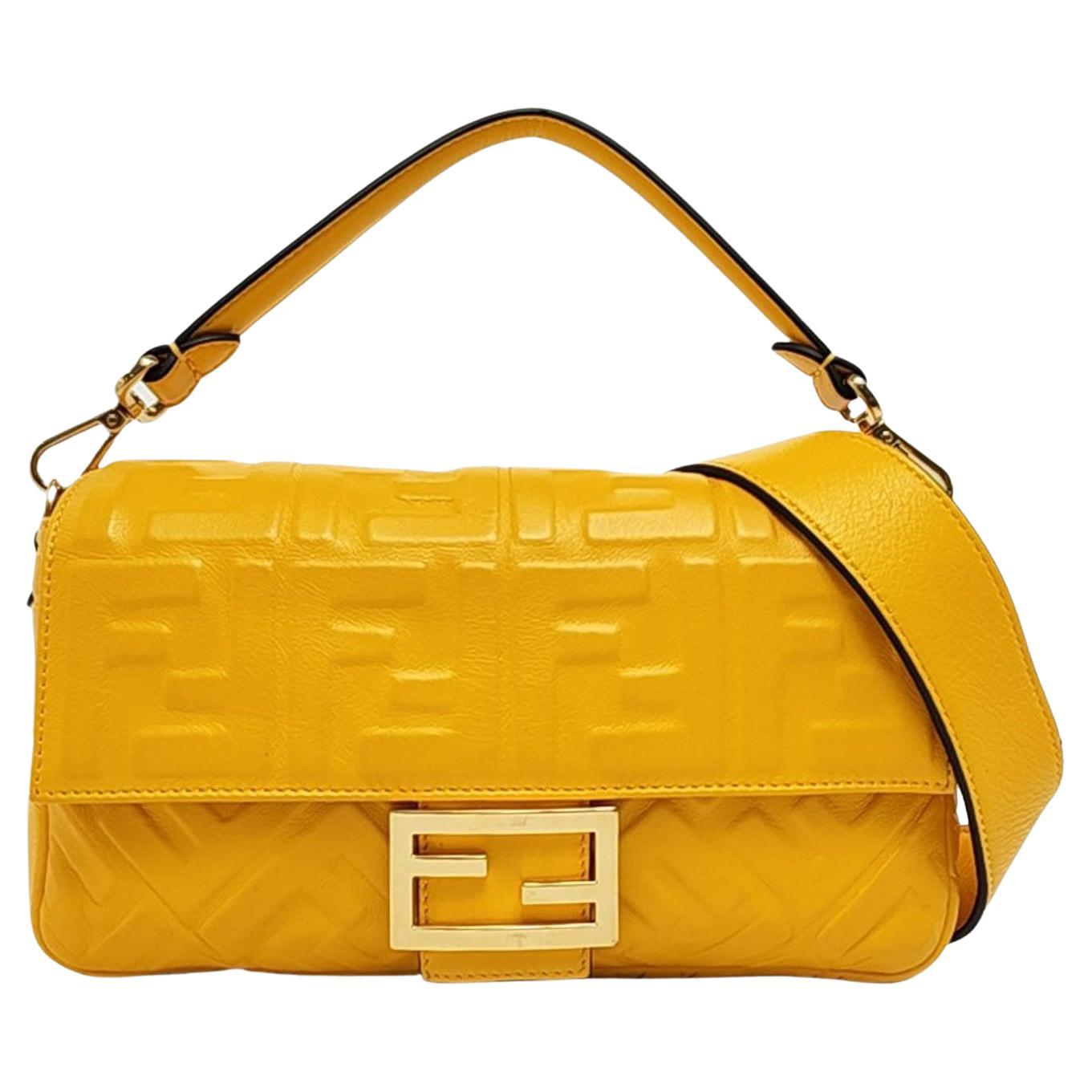 Fendi Baguette Gelbes Lammfell Leder 3D FF Geprägte Crossbody Tasche Medium