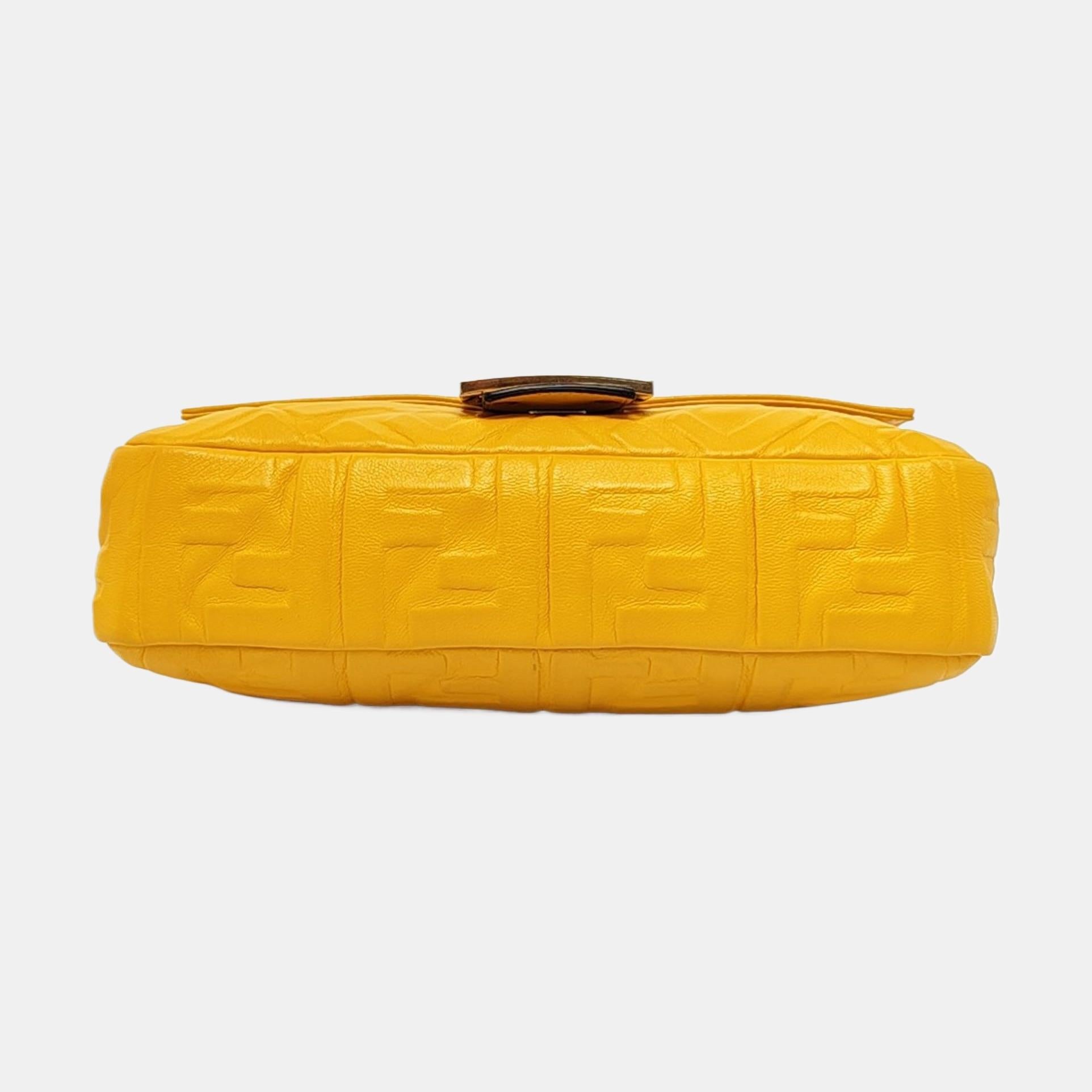 Fendi Baguette Gelbes Lammfell Leder 3D FF Geprägte Crossbody Tasche Medium im Angebot 2