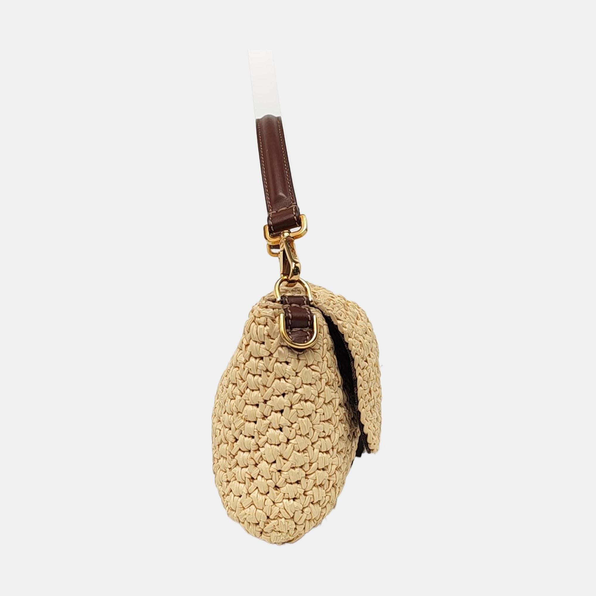 Fendi Baguette Medium Beige Raffia Brown Leather Crossbody Bag Pour femmes en vente