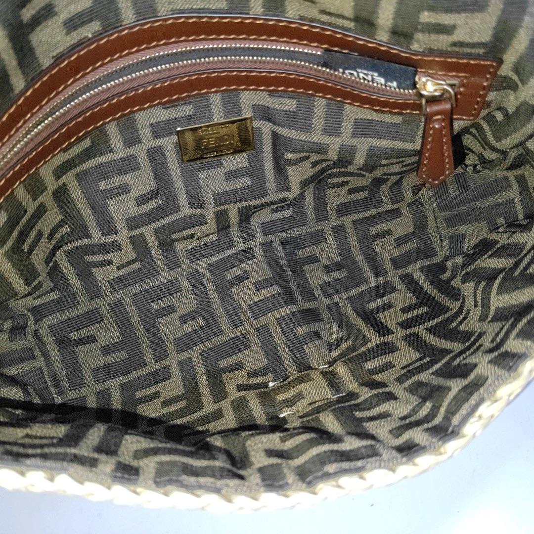 Fendi Baguette Medium Beige Raffia Brown Leather Crossbody Bag en vente 3