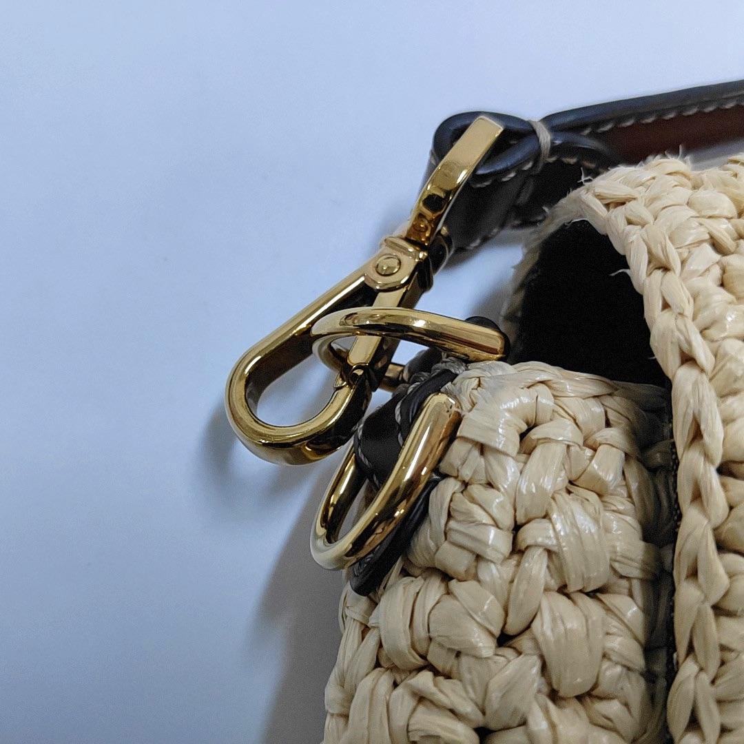 Fendi Baguette Medium Beige Raffia Brown Leather Crossbody Bag en vente 7