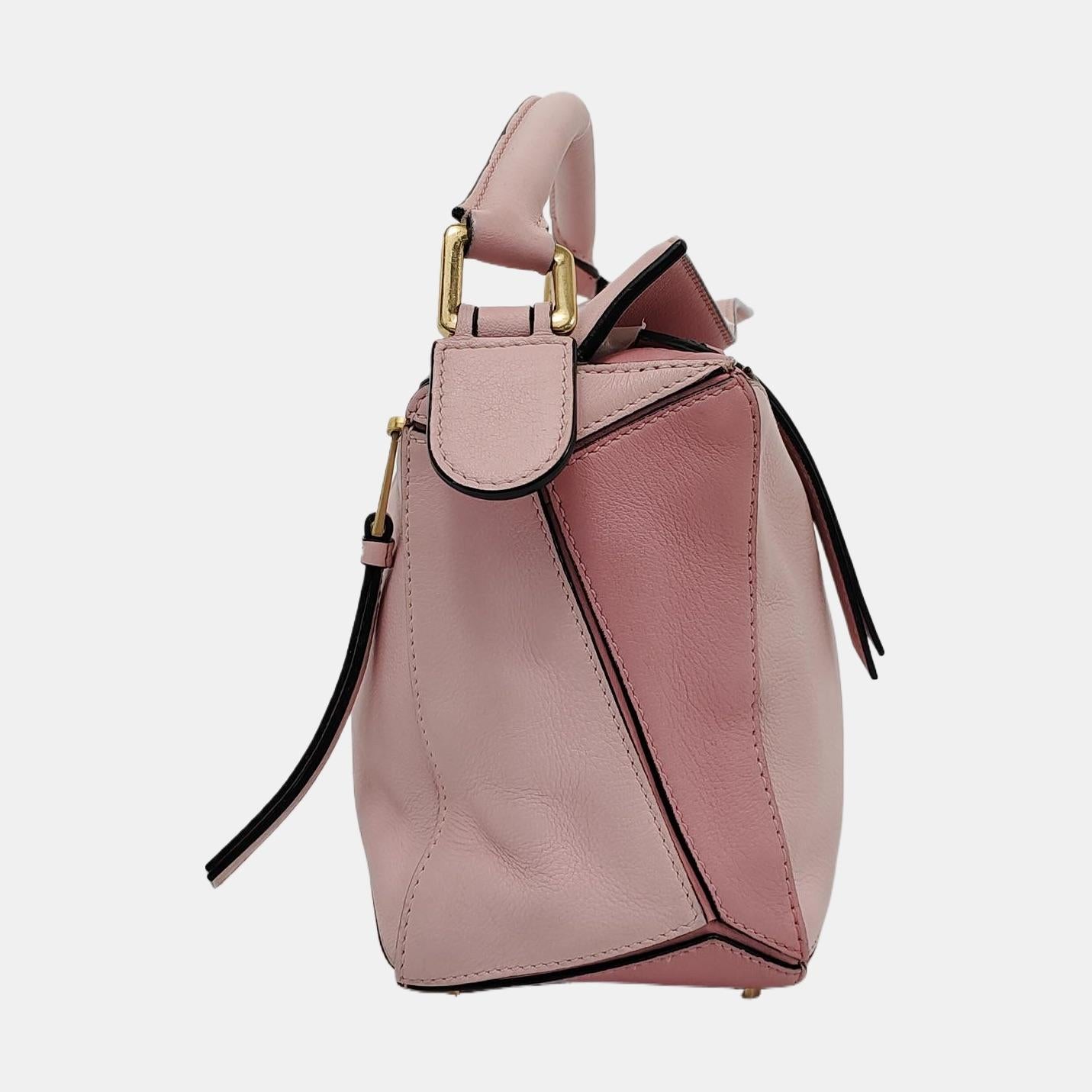 Loewe Puzzle Small Tricolor Pink Crossbody Tasche im Zustand „Gut“ im Angebot in AUBERVILLIERS, FR