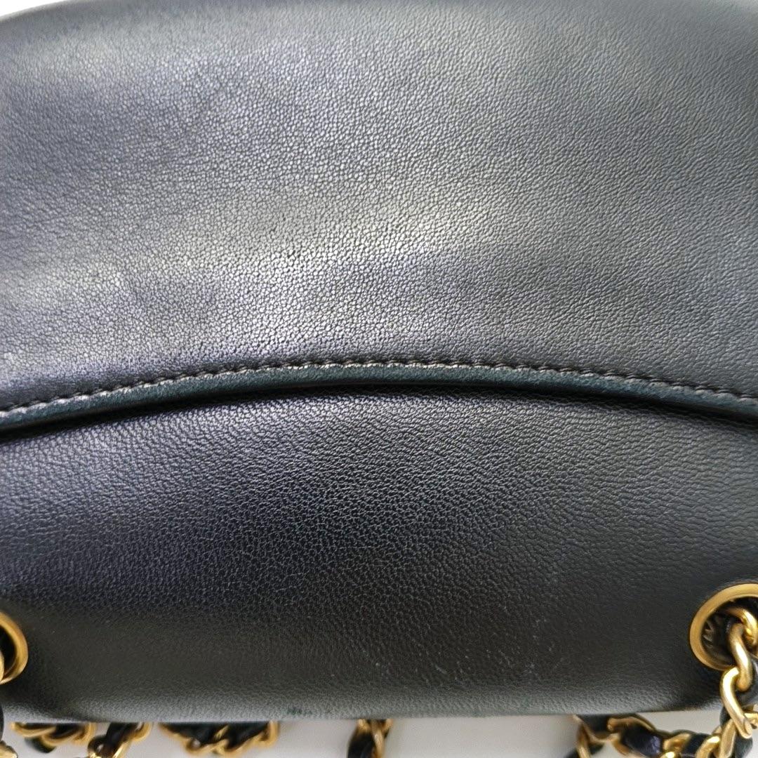 Chanel Lovely Ketten-Klappentasche aus schwarzem Kalbsleder mit goldener Hardware 2018-19 im Angebot 6