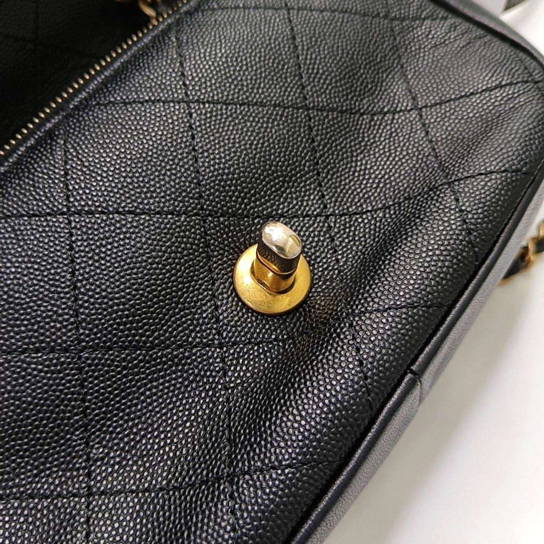 Chanel Lovely Ketten-Klappentasche aus schwarzem Kalbsleder mit goldener Hardware 2018-19 im Angebot 5