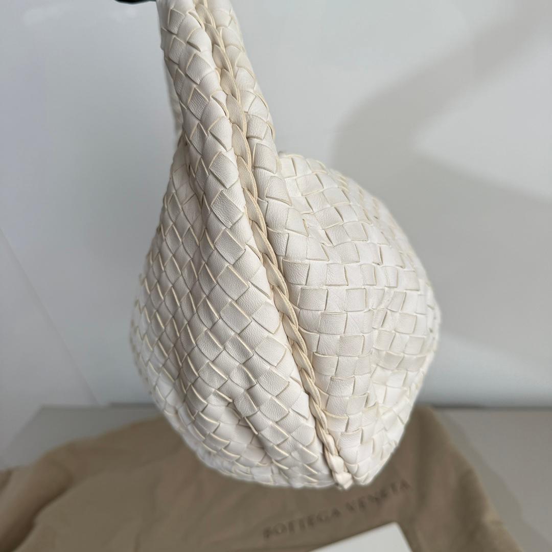 Bottega Veneta Belly Hobo Intrecciato in Nappa Bianca Medio 40cm in vendita 2