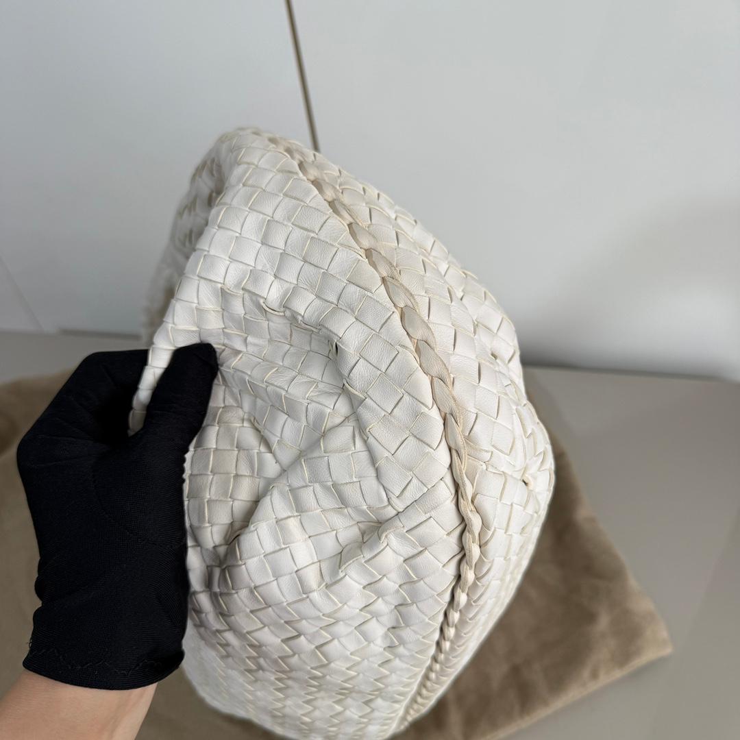 Bottega Veneta Belly Hobo Intrecciato in Nappa Bianca Medio 40cm in vendita 7