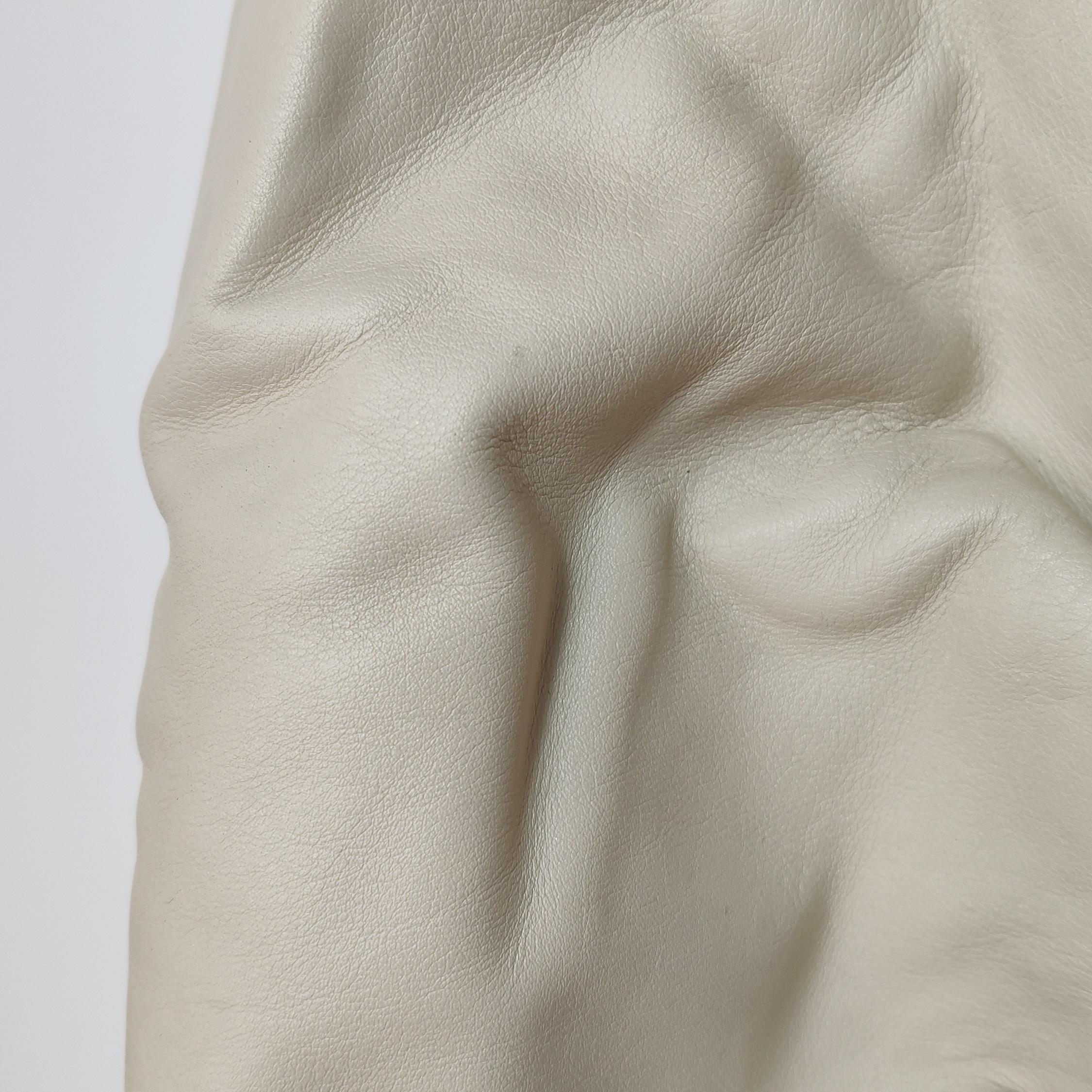 Bottega Veneta Pouch Pelle di vitello Bianco Ecrù Grande in vendita 5