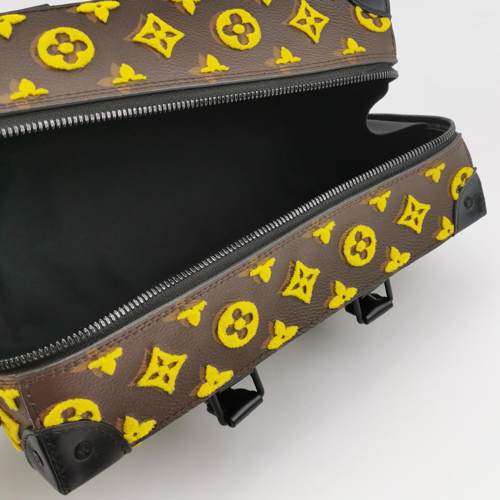 Louis Vuitton Soft Trunk Speedy Monogram Tuffetage Gelb für Damen oder Herren im Angebot