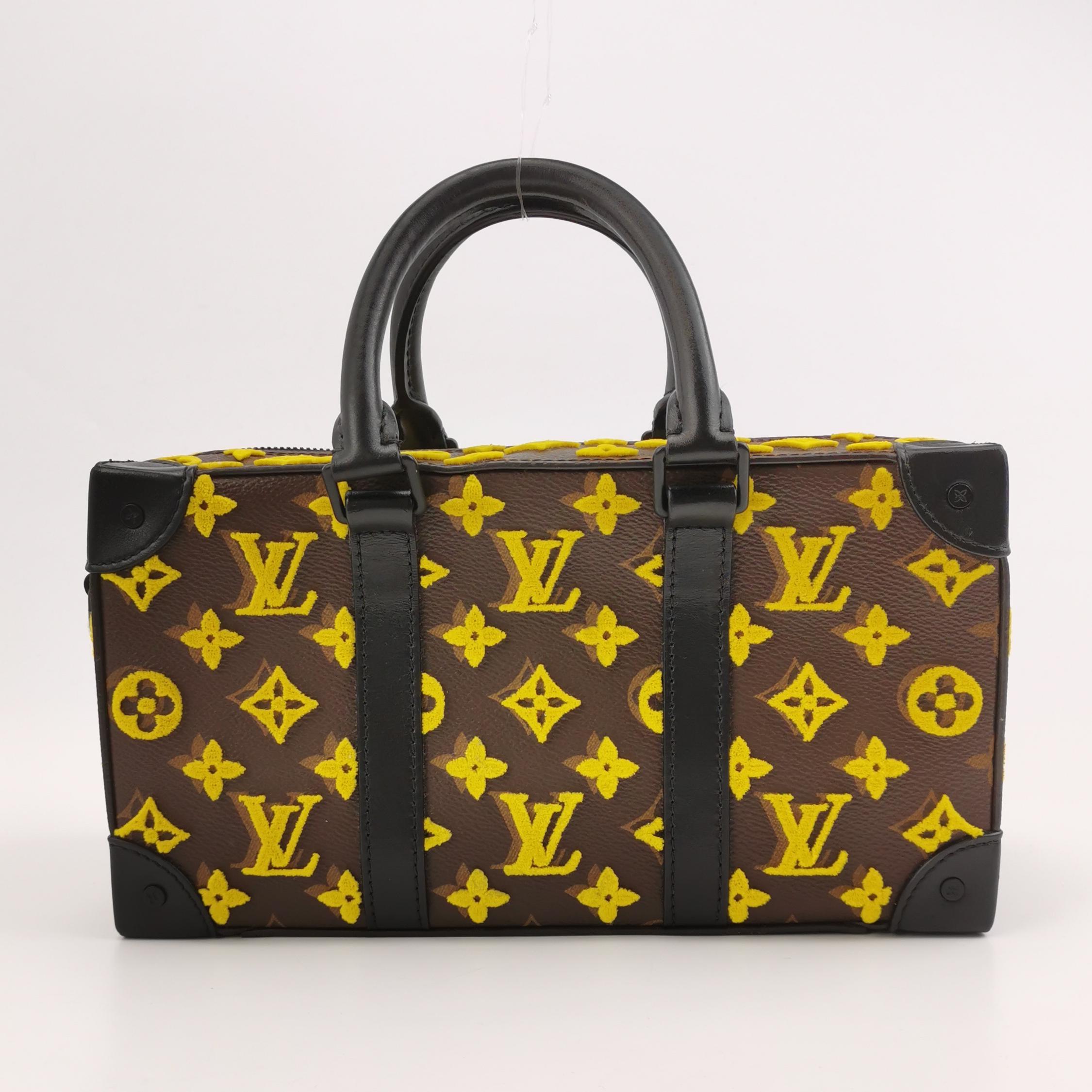 Louis Vuitton Soft Trunk Speedy Monogram Tuffetage Gelb im Angebot 2