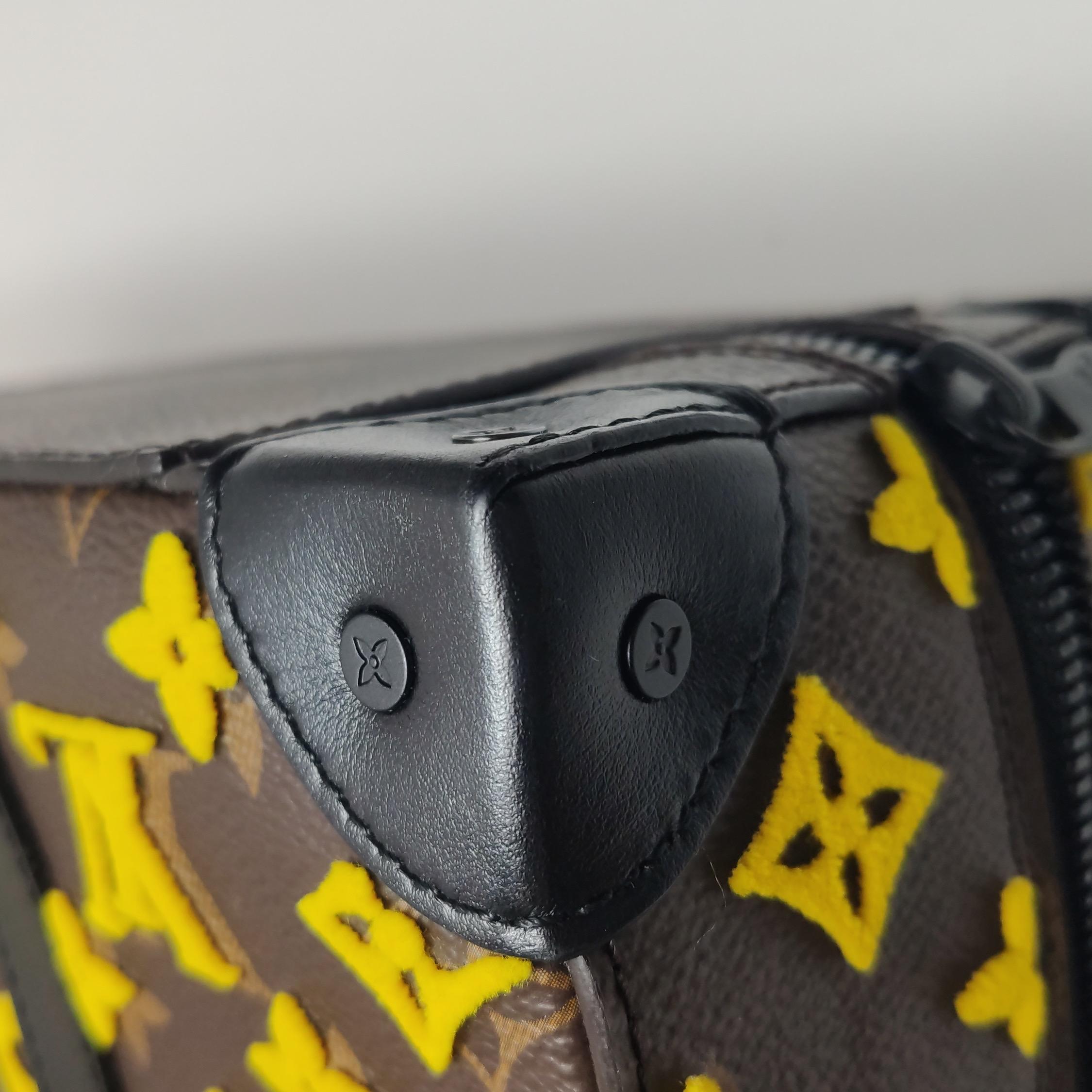 Louis Vuitton Soft Trunk Speedy Monogram Tuffetage Gelb im Angebot 6