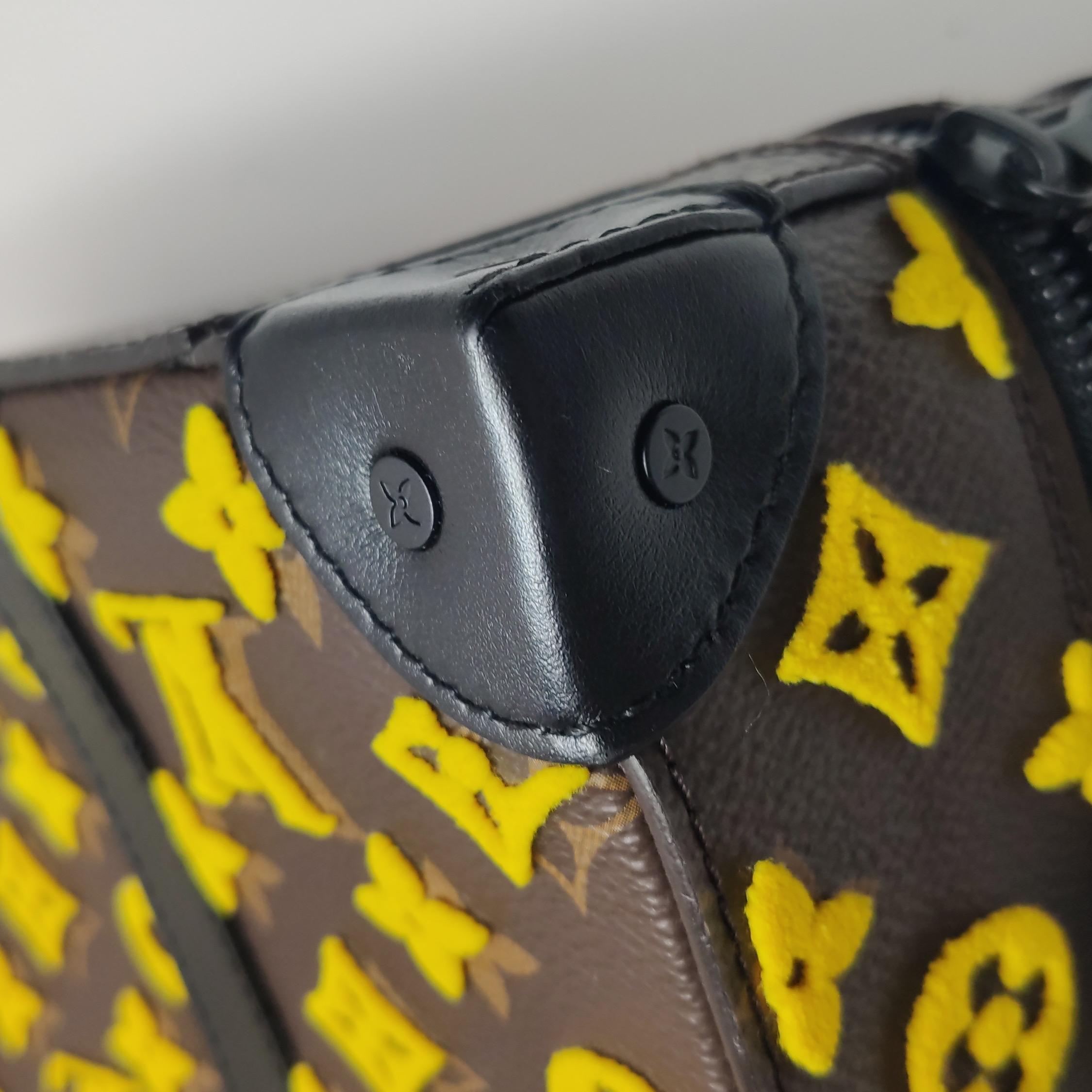 Louis Vuitton Soft Trunk Speedy Monogram Tuffetage Gelb im Angebot 12