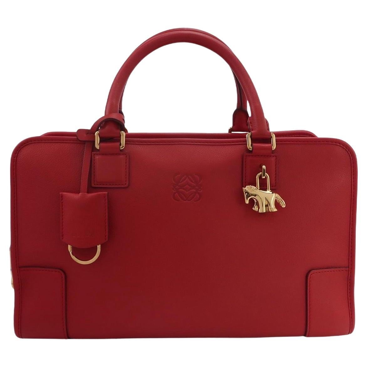 Loewe Amazona 36 Media in pelle rossa con chiusura a cavallo e hardware dorato