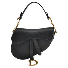 Sac à main Dior Saddle Mini en cuir grainé noir